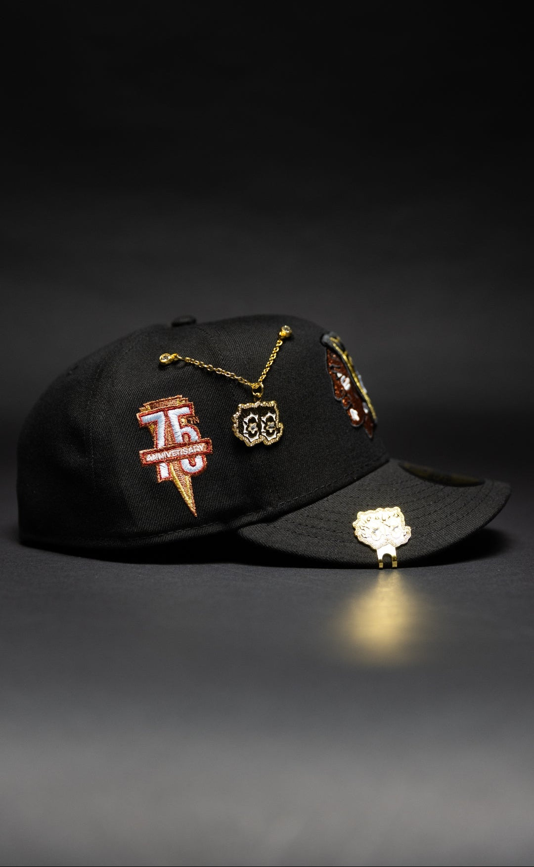 NEW ERA EXCLUSIVE 59FIFTY BLACK CHICAGO BLACKHAWKS W/ 75TH ANNIVERSARY SIDE PATCH