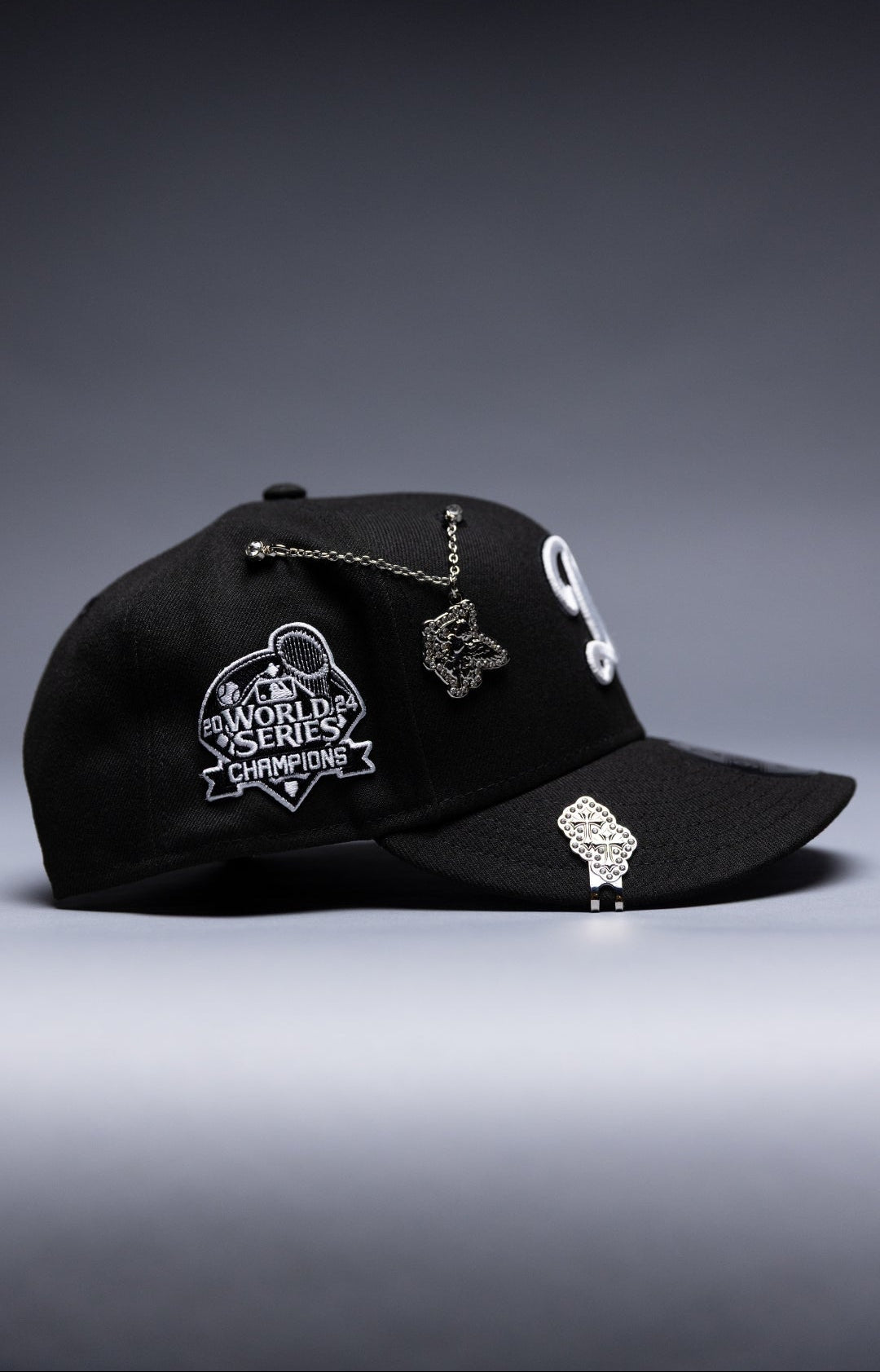 NEW ERA EXCLUSIVE 9FIFTY BLACK LOS ANGELES DODGERS SNAPBACK W/ 2024 WORLD SERIES CHAMPIONS SIDE PATCH