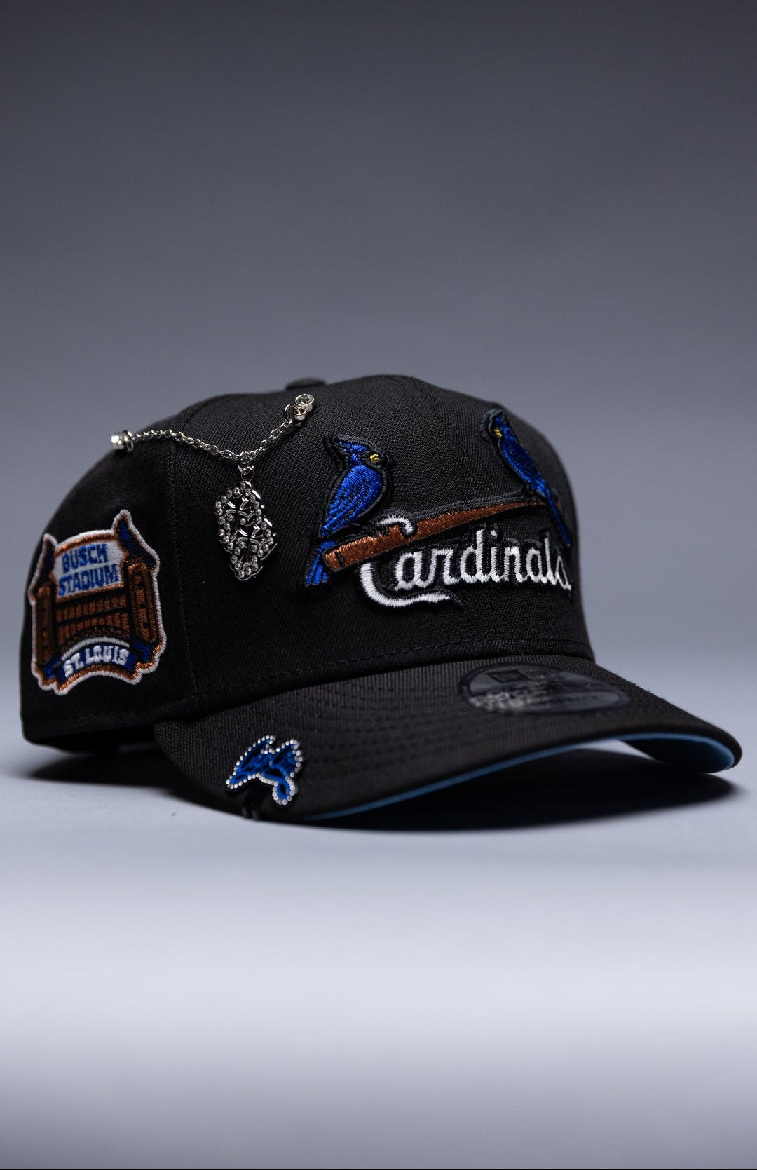 NEW ERA EXCLUSIVE 9FIFTY BLACK ST LOUIS CARDINALS SNAPBACK W/ BUSCH STADIUM SIDE PATCH