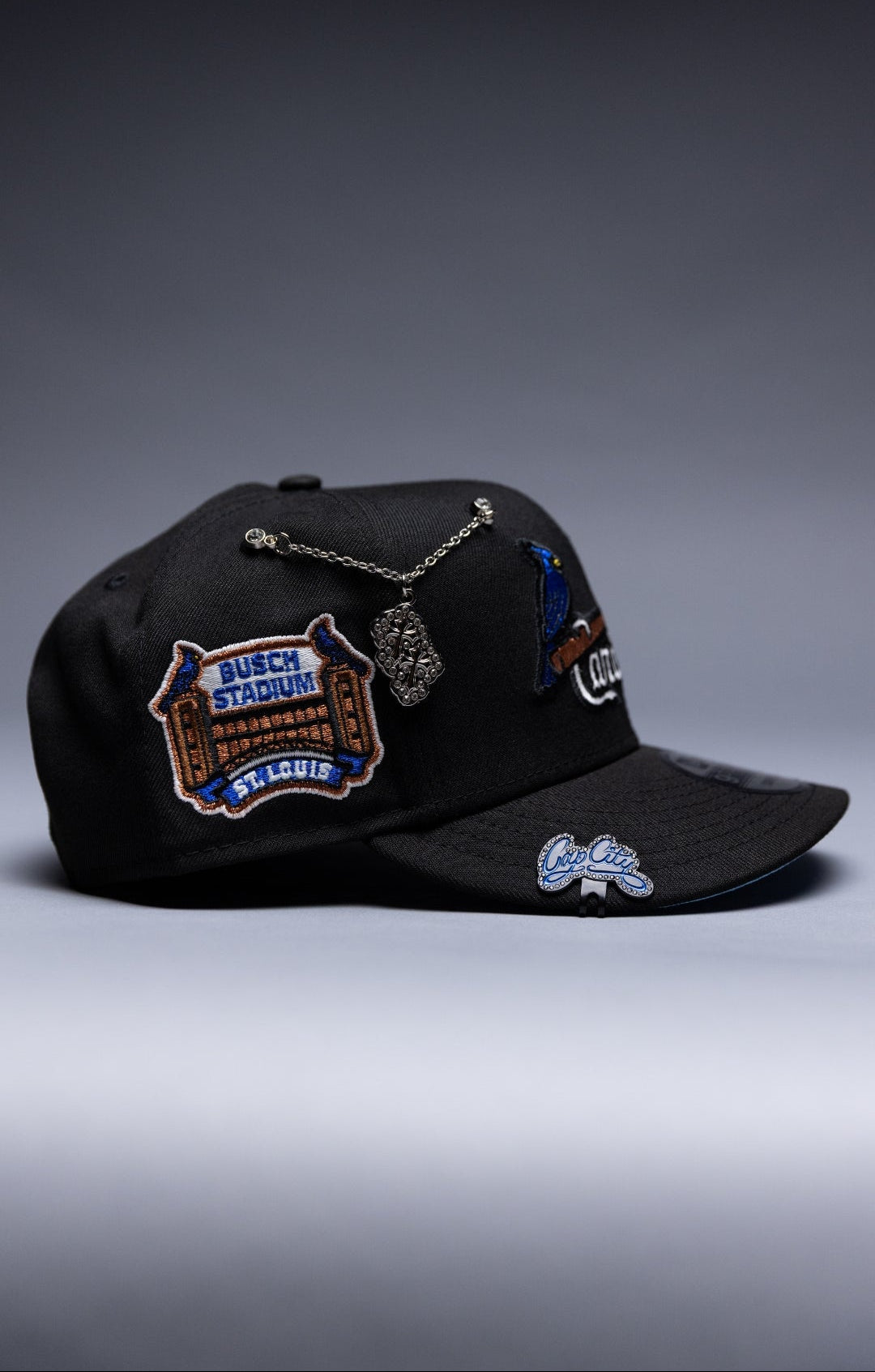 NEW ERA EXCLUSIVE 9FIFTY BLACK ST LOUIS CARDINALS SNAPBACK W/ BUSCH STADIUM SIDE PATCH