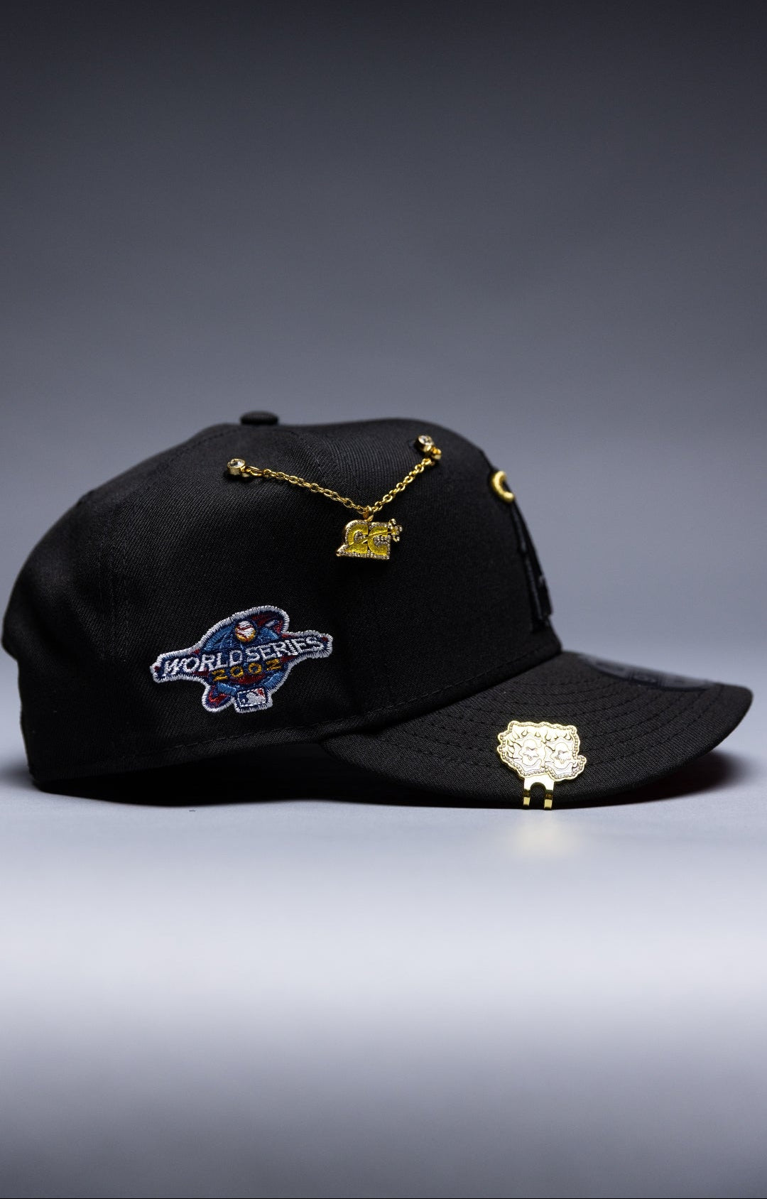 NEW ERA EXCLUSIVE 9FIFTY BLACKED OUT ANAHEIM ANGELS SNAPBACK W/ WORLD SERIES SIDE PATCH