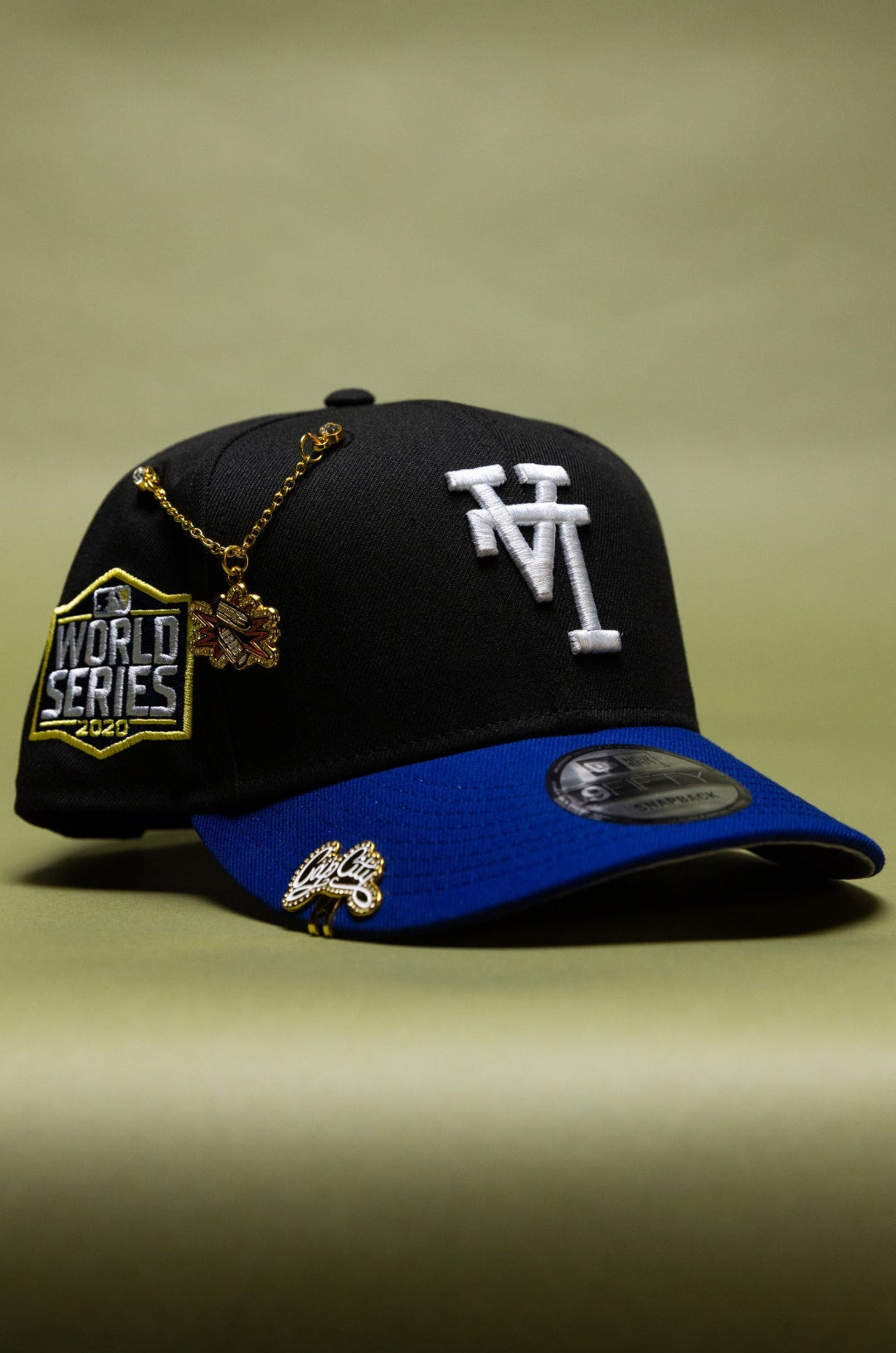 NEW ERA EXCLUSIVE 9FIFTY BLACK/BLUE UPSIDE DOWN LOS ANGELES DODGERS SNAPBACK W/ 2020 WORLD SERIES SIDE PATCH