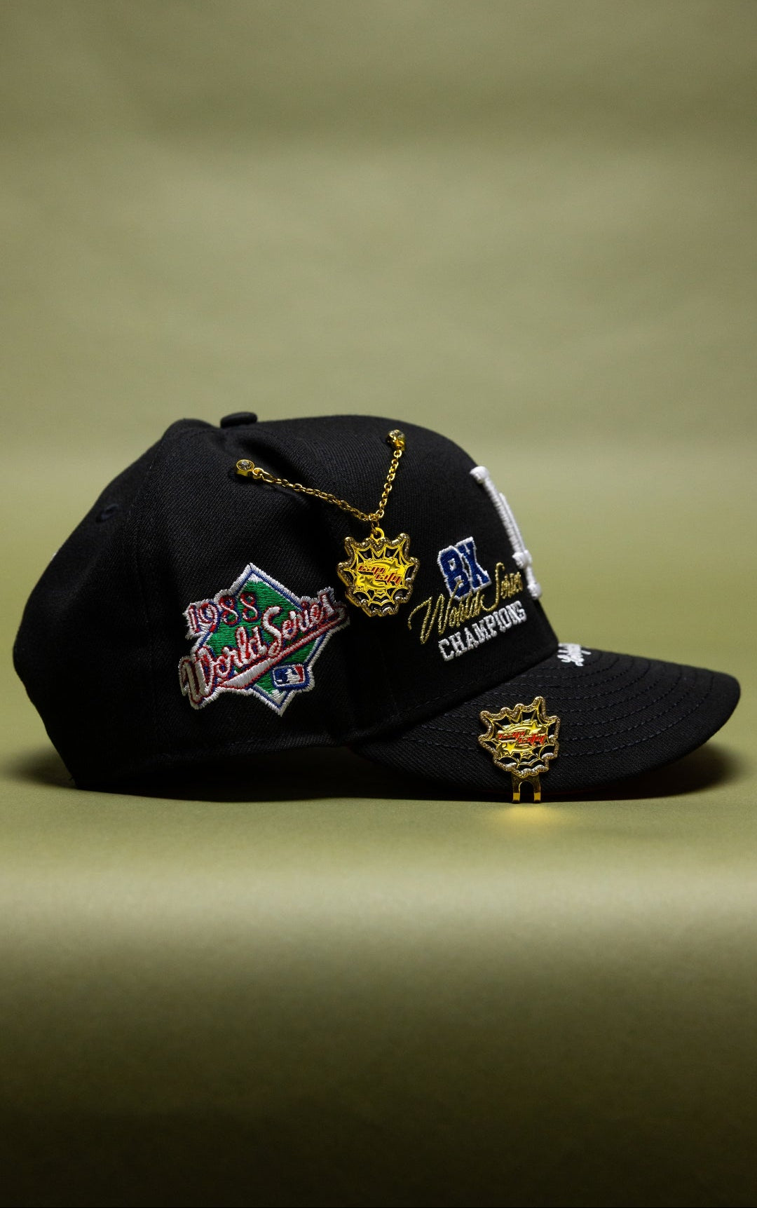 NEW ERA EXCLUSIVE 9FIFTY BLACK LOS ANGELES DODGERS SNAPBACK W/ WORLD SERIES EMBROIDERY PATCHES