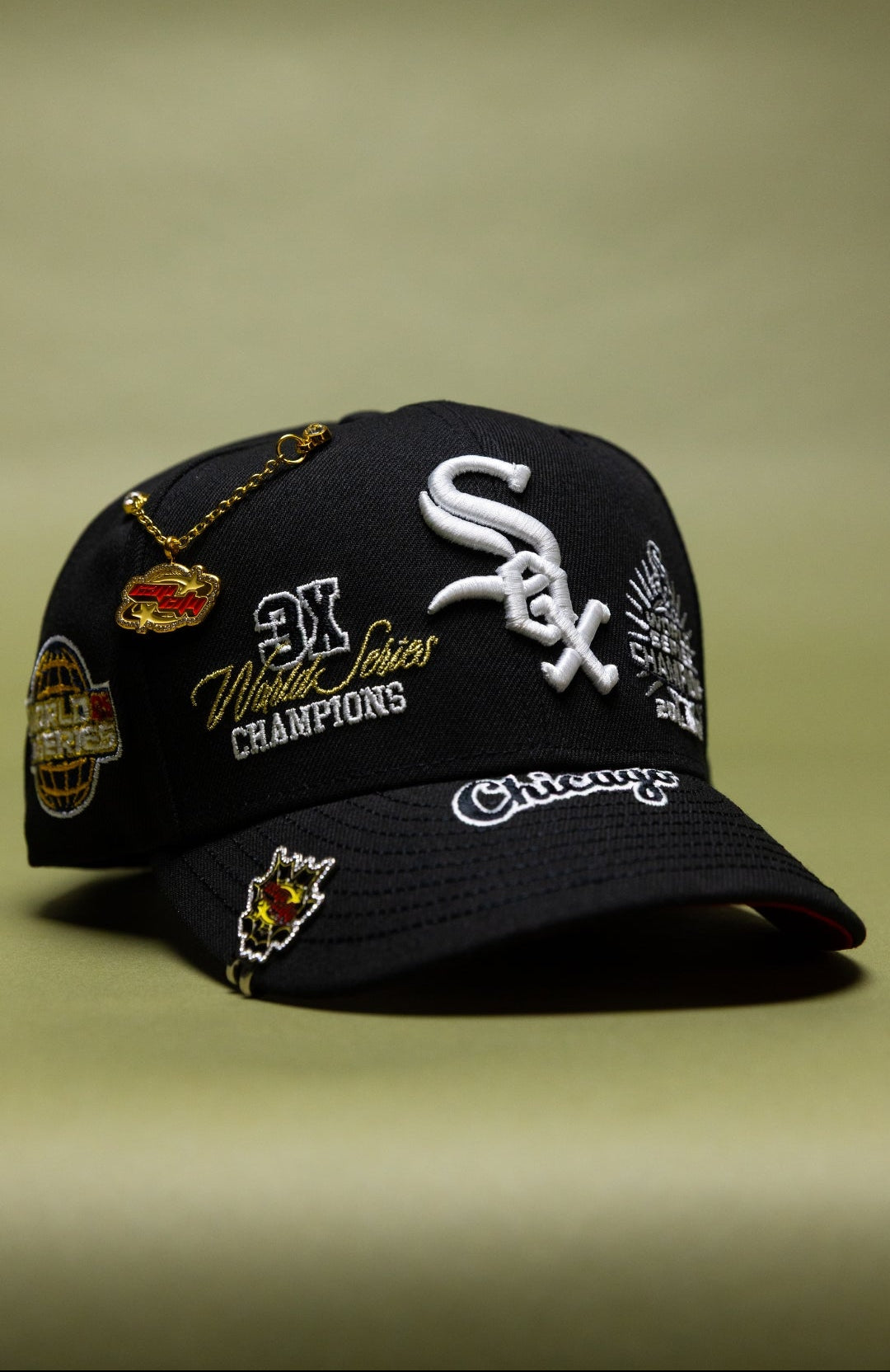 NEW ERA EXCLUSIVE 9FIFTY BLACK CHICAGO WHITE SOX SNAPBACK W/ WORLD SERIES EMBROIDERY PATCHES