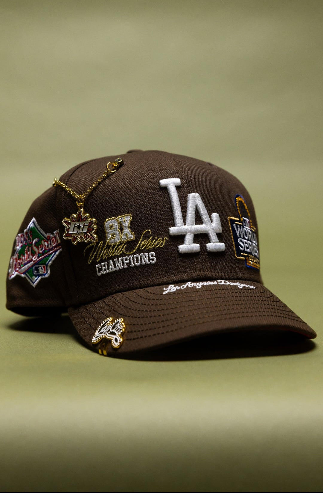 NEW ERA EXCLUSIVE 9FIFTY BROWN LOS ANGELES DODGERS SNAPBACK W/ WORLD SERIES EMBROIDERY PATCHES