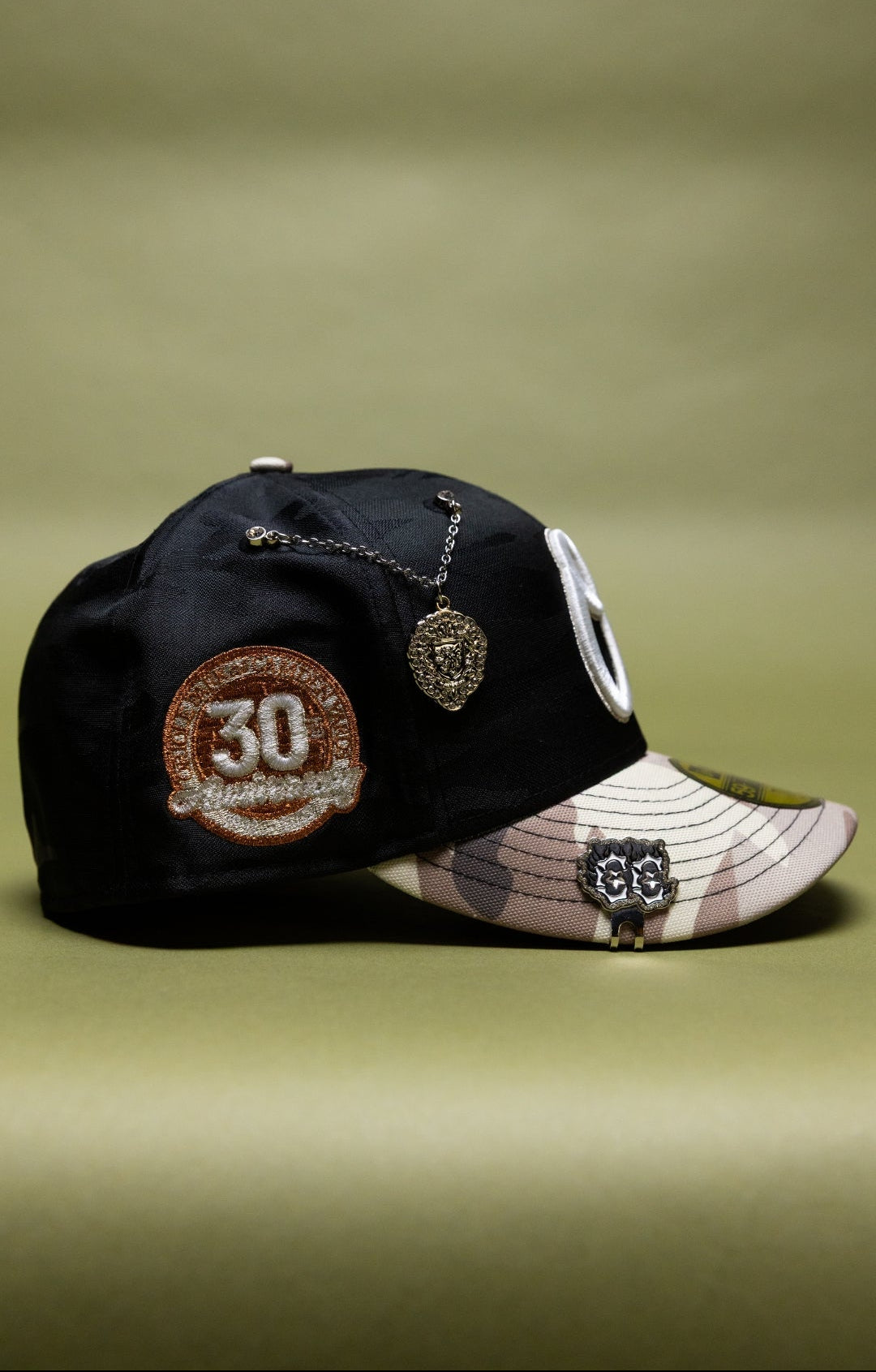NEW ERA EXCLUSIVE 59FIFTY BLACK CAMO BALTIMORE ORIOLES W/ 30TH ANNIVERSRAY SIDE PATCH