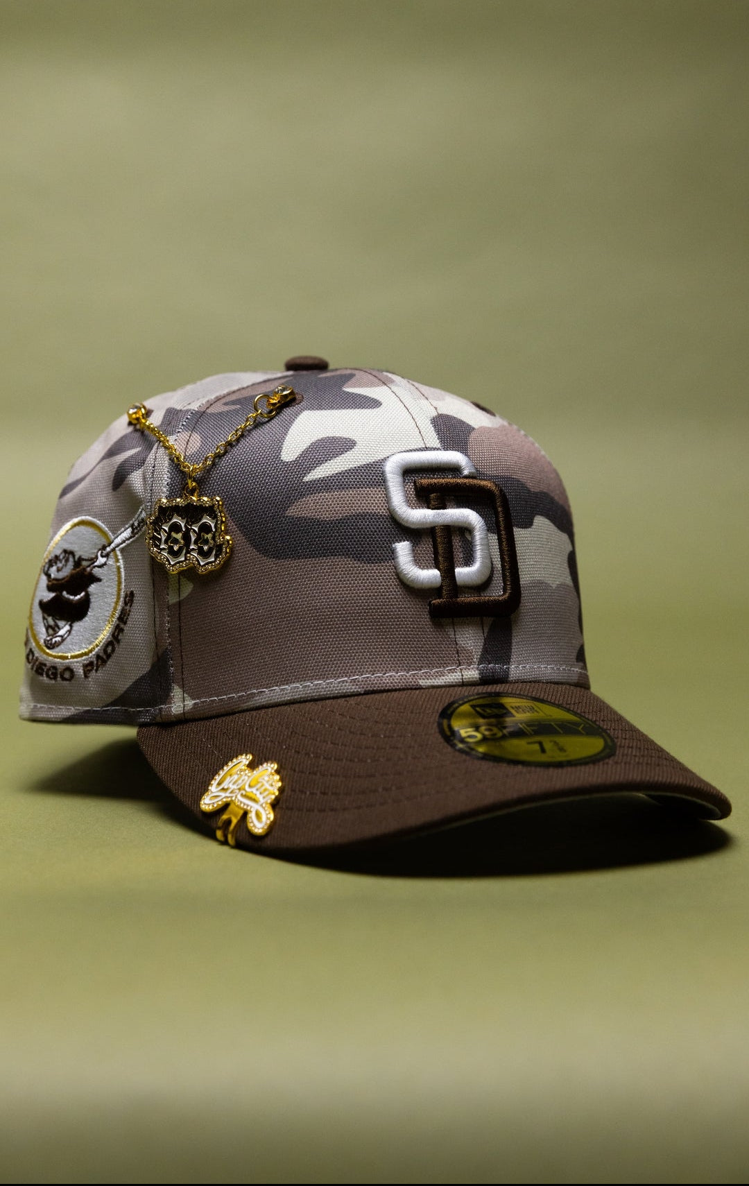 NEW ERA EXCLUSIVE 59FIFTY GREY CAMO SAN DIEGO PADRES W/ PADRES LOGO SIDE PATCH