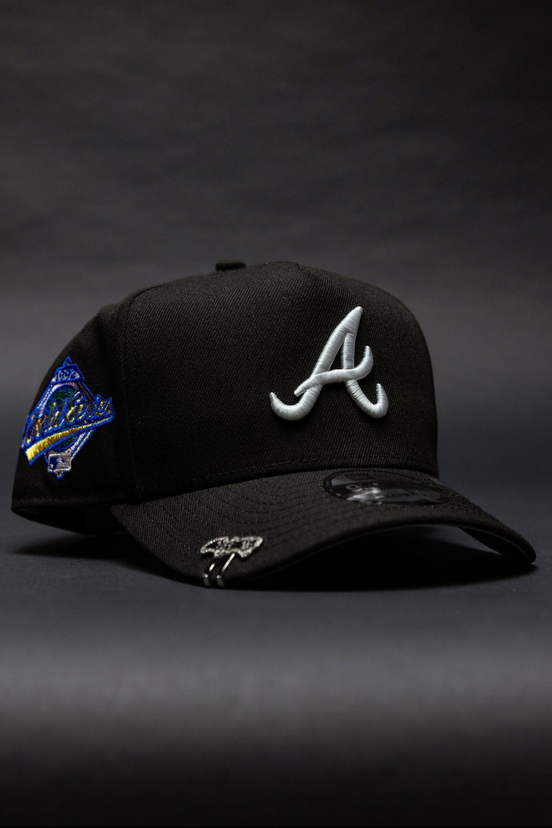 NEW ERA 9FIFTY A-FRAME BLACK ATLANTA BRAVES SNAPBACK W/ 1992 WORLD SERIES SIDE PATCH