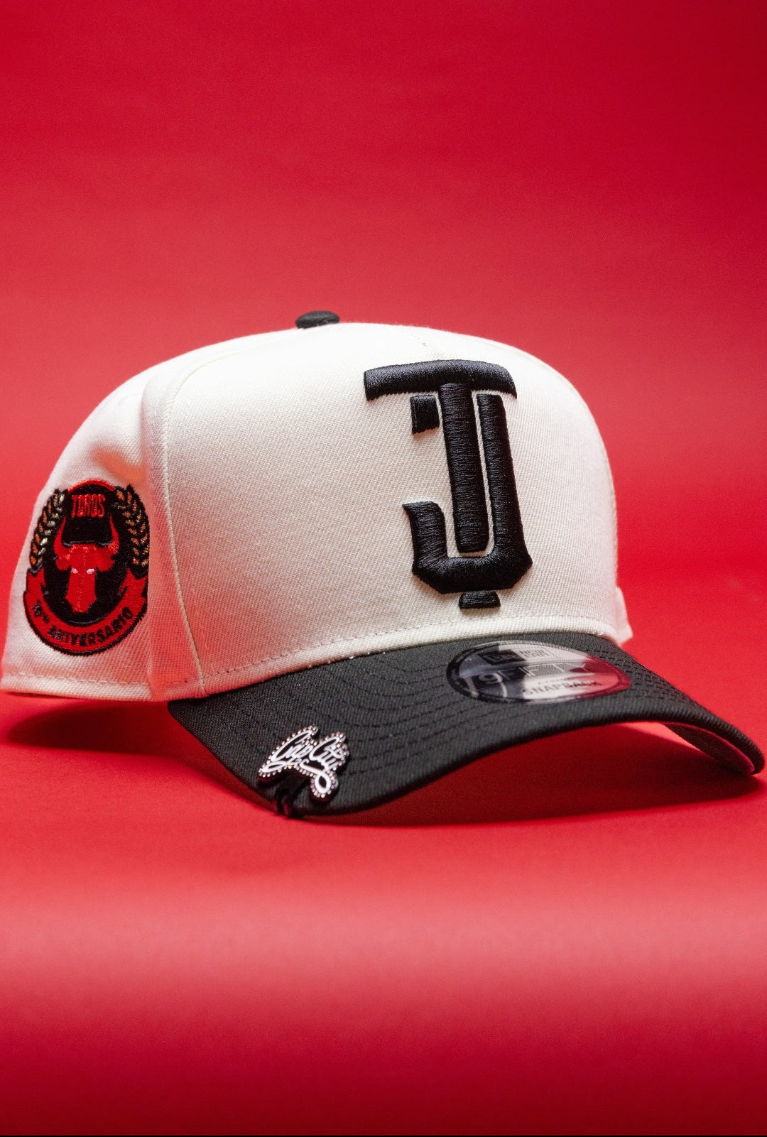 NEW ERA 9FIFTY A-FRAME CHROME/BLACK "TOROS DE TIJUANA" W/ 10TH ANNIVERSARY SIDE PATCH