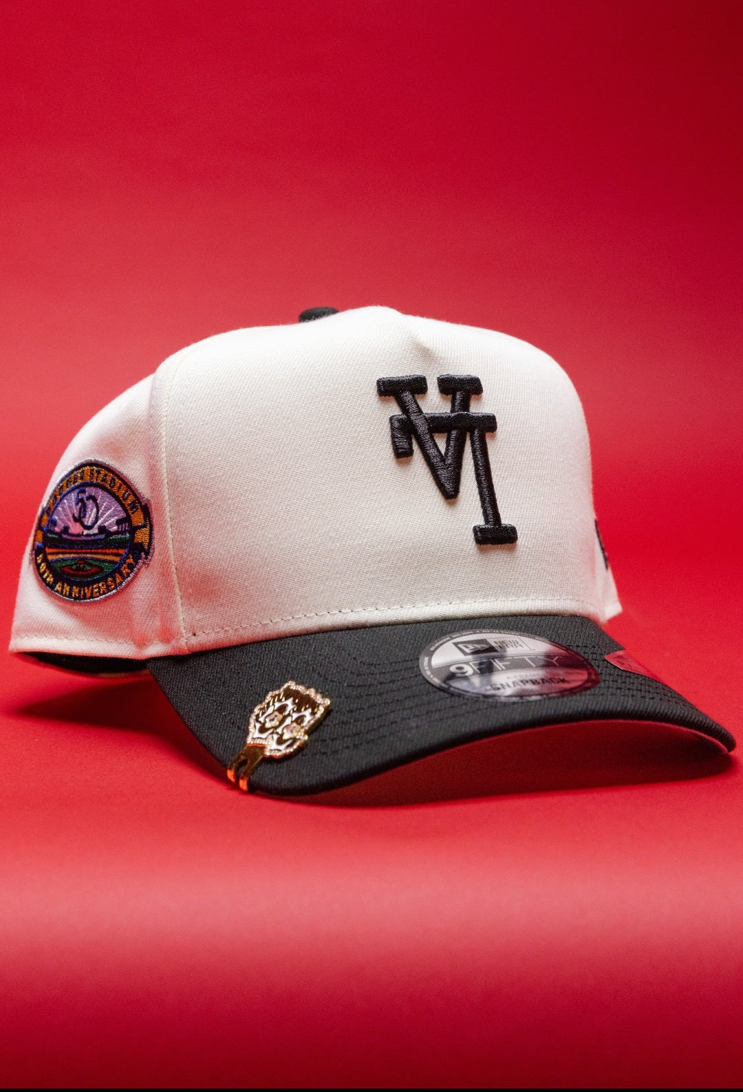 NEW ERA 9FIFTY A-FRAME CHROME/BLACK UPSIDE DOWN LOS ANGELES DODGERS SNAPBACK W/ 50TH ANNIVERSARY SIDE PATCH
