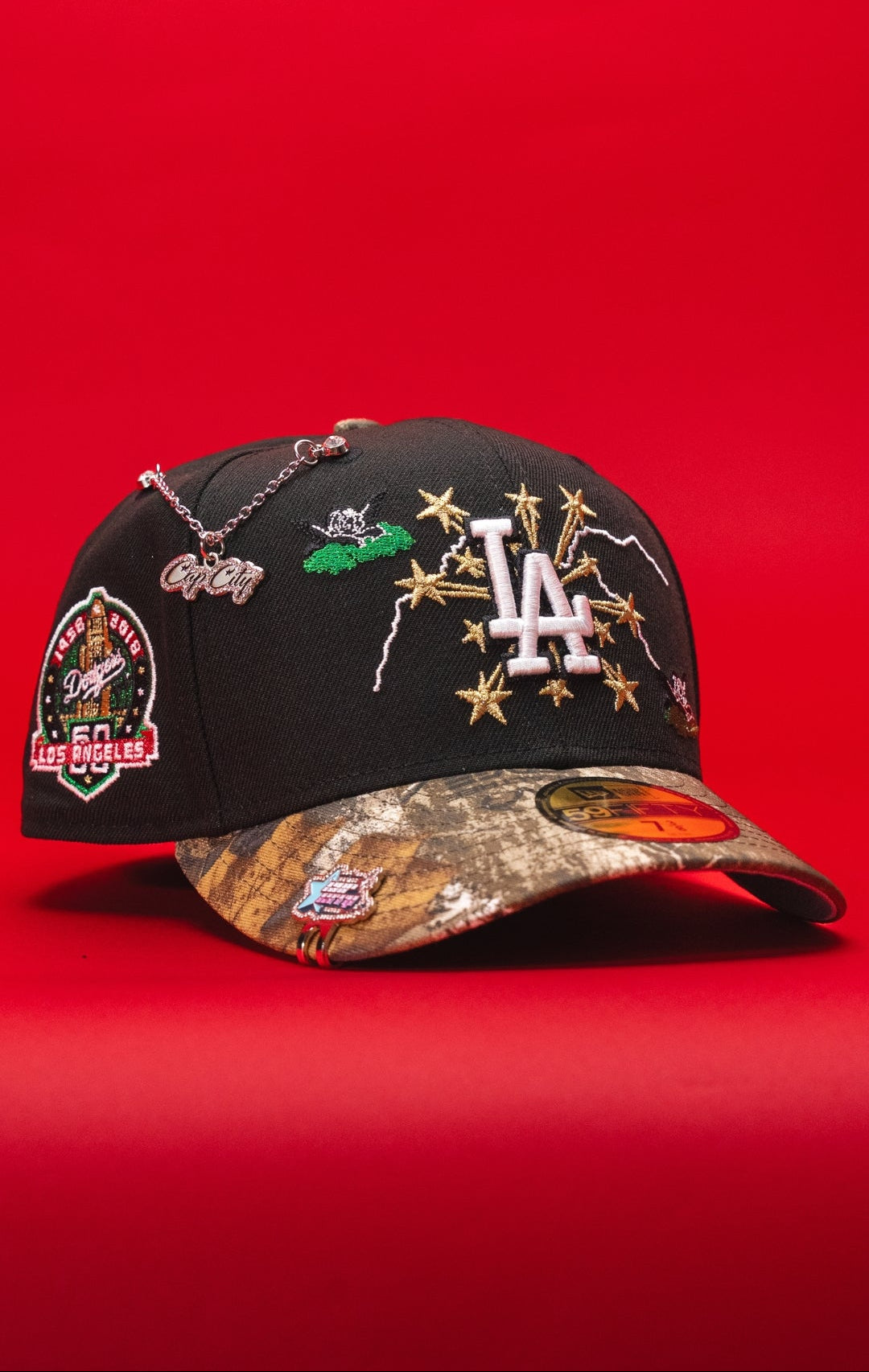 NEW ERA EXCLUSIVE 59FIFTY BLACK/REALTREE LOS ANGELES DODGERS W/ EMBROIDERY + 60TH ANNIVERSARY SIDE PATCH