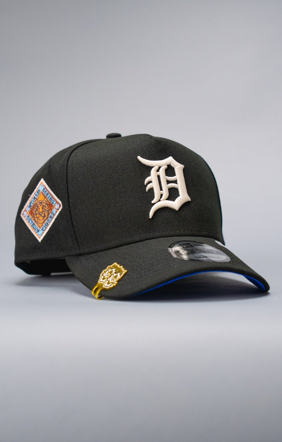 NEW ERA 9FIFTY A-FRAME BLACK DETROIT TIGERS SNAPBACK W/ SIDE PATCH