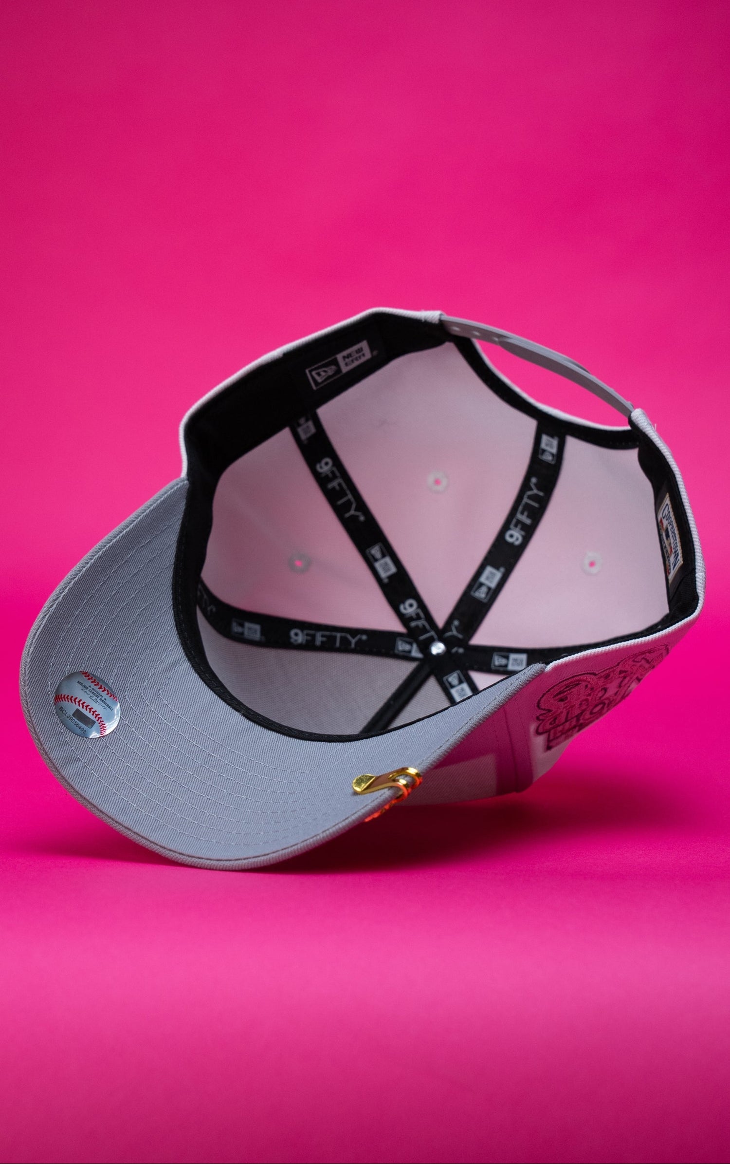 NEW ERA 9FIFTY A-FRAME PEARL WHITE NEW YORK YANKEES SNAPBACK W/ 75TH WORLD SERIES SIDE PATCH