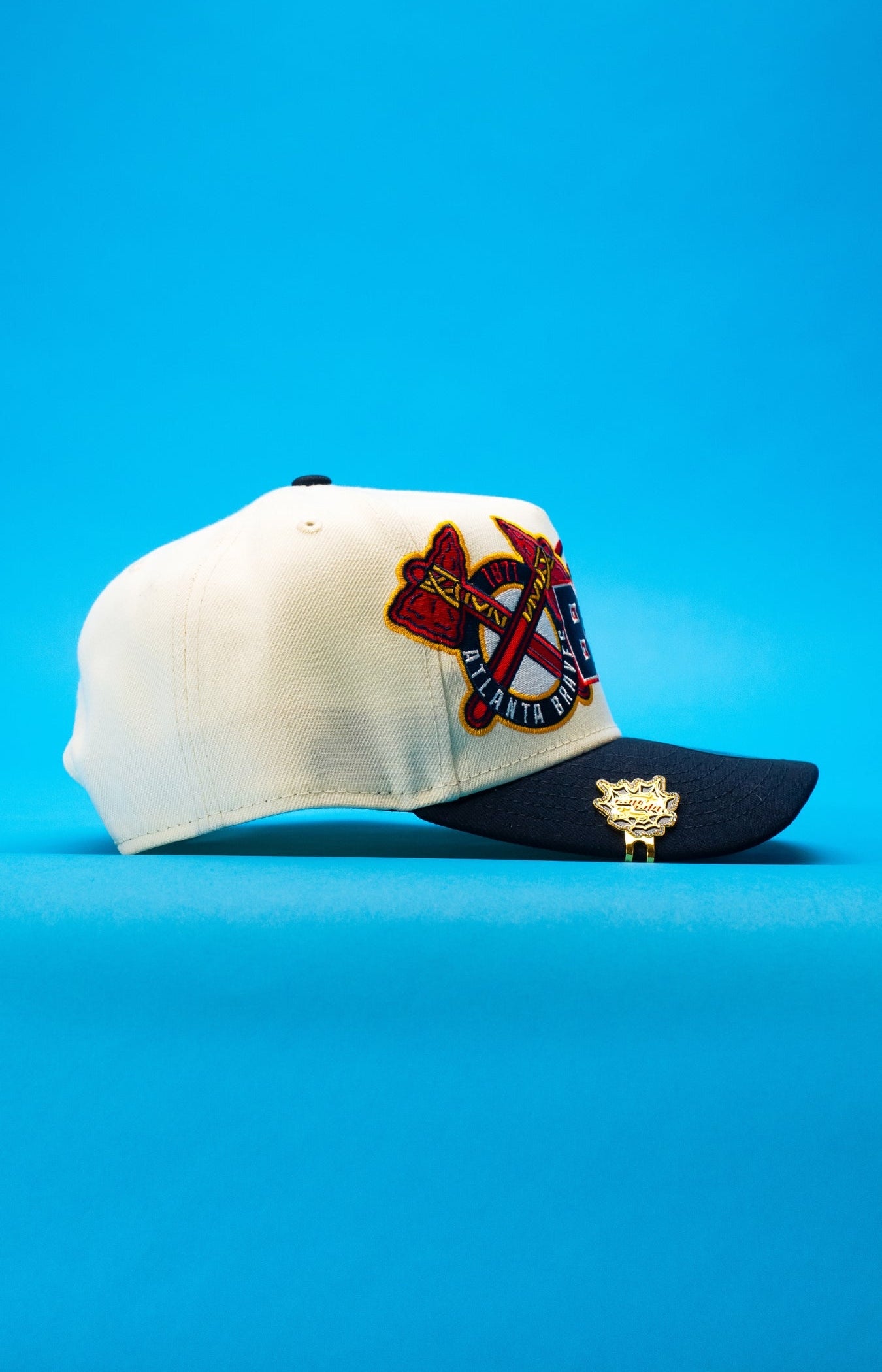 NEW ERA 9FIFTY A-FRAME CHROME/NAVY ATLANTA BRAVES SNAPBACK W/ 1871 EMBROIDERY