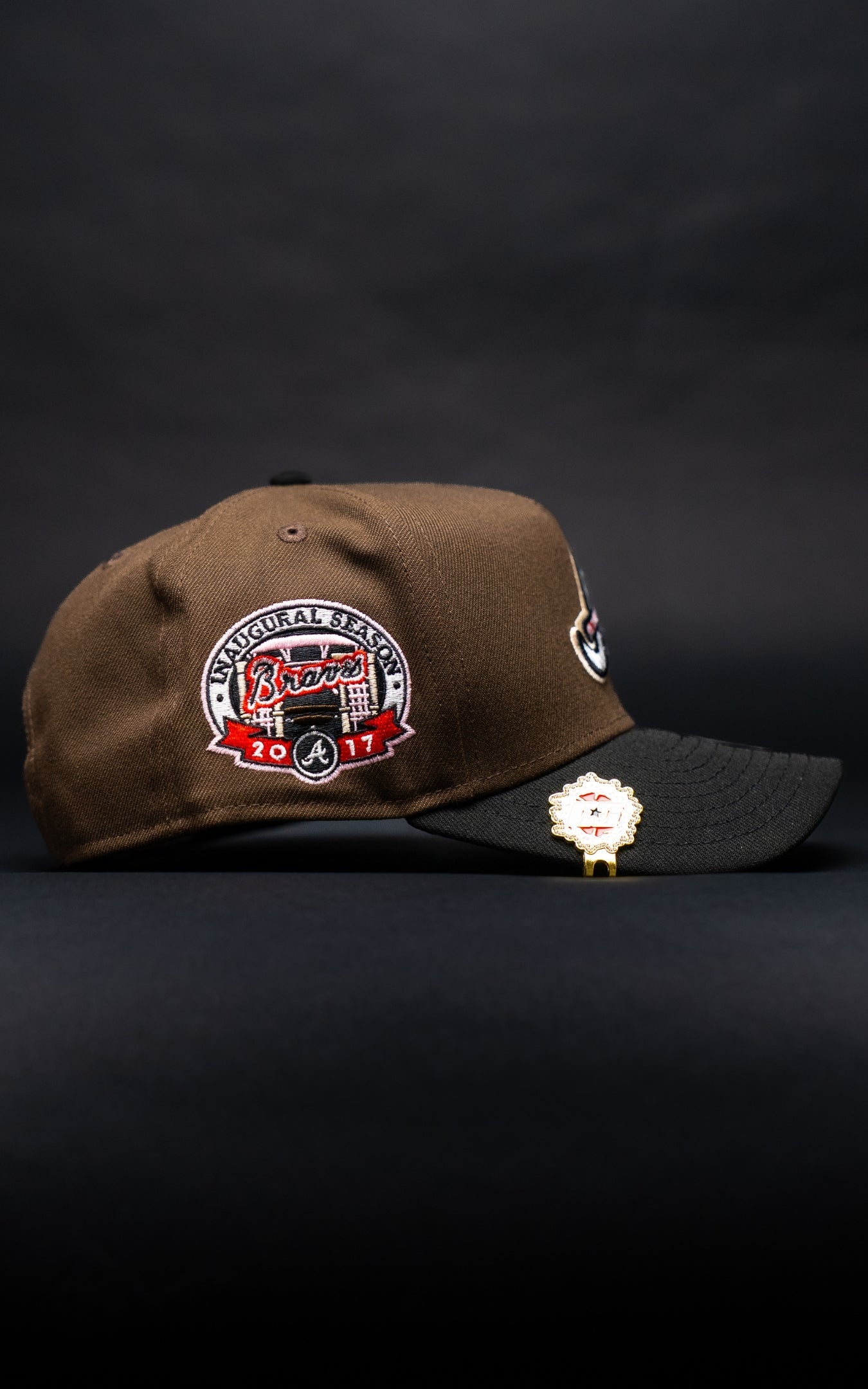 NEW ERA 9FIFTY A-FRAME BROWN/BLACK ATLANTA BRAVES SNAPBACK W/ 2017 INAUGURAL SEASON SIDE PATCH