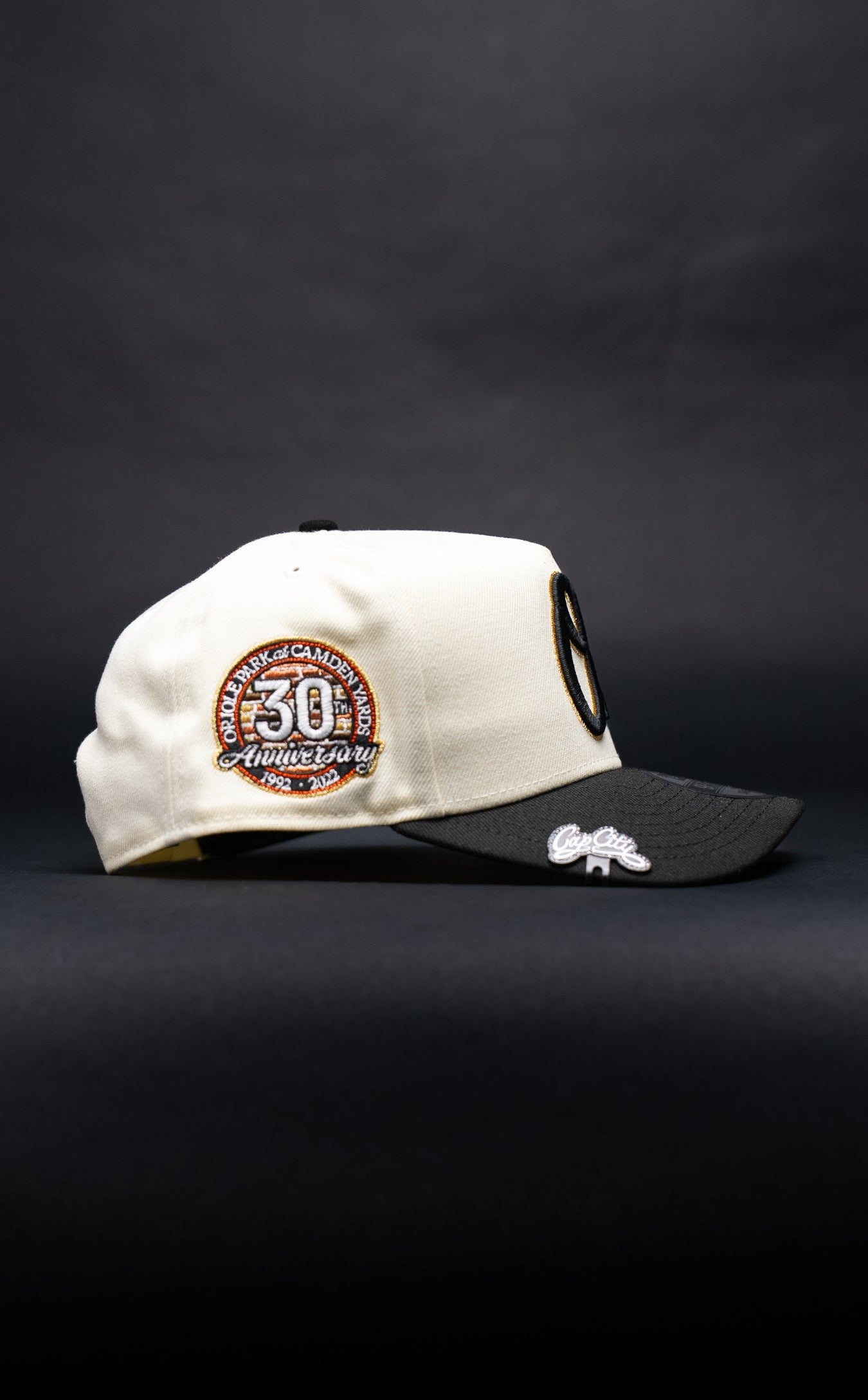 NEW ERA 9FIFTY A-FRAME CHROME/BLACK BALTIMORE ORIOLES W/ 30TH ANNIVERSARY SIDE PATCH