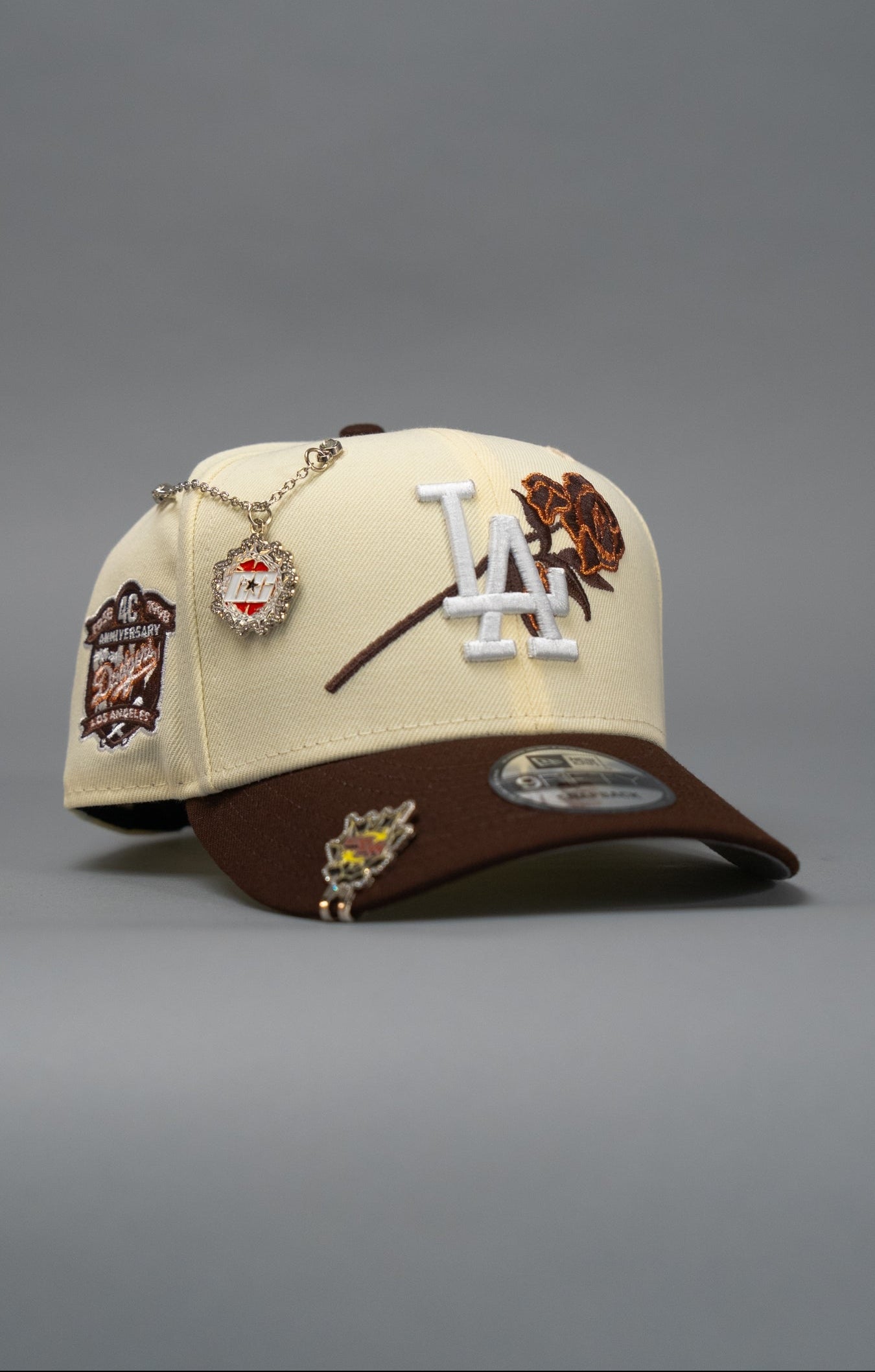 NEW ERA EXCLUSIVE 9FIFTY CHROME/BROWN LOS ANGELES DODGERS SNAPBACK W/ ROSE + 40TH ANNIVERSARY SIDE PATCH