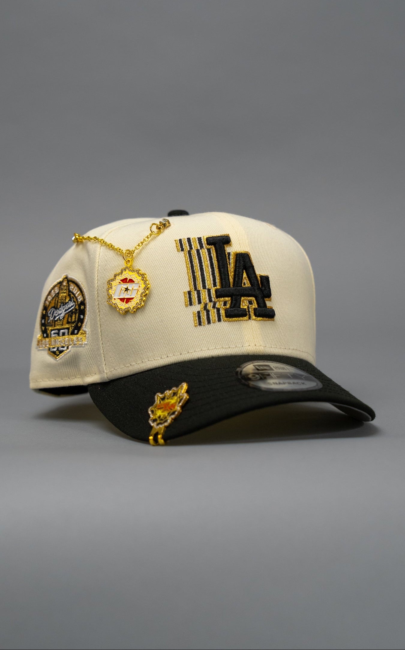 NEW ERA EXCLUSIVE 9FIFTY CHROME/BLACK LOS ANGELES DODGERS SNAPBACK W/ 60TH ANNIVERSARY SIDE PATCH