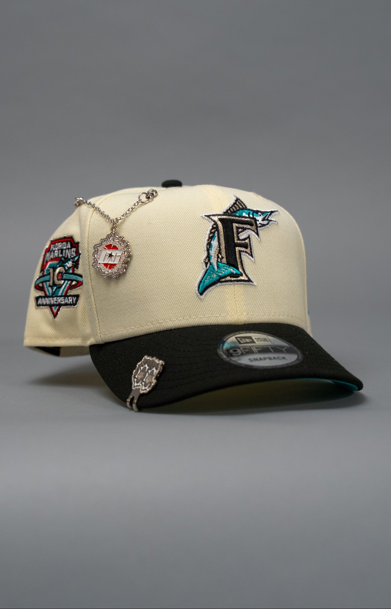 NEW ERA EXCLUSIVE 9FIFTY CHROME/BLACK MIAMI MARLINS SNAPBACK W/ 10TH ANNIVERSARY SIDE PATCH