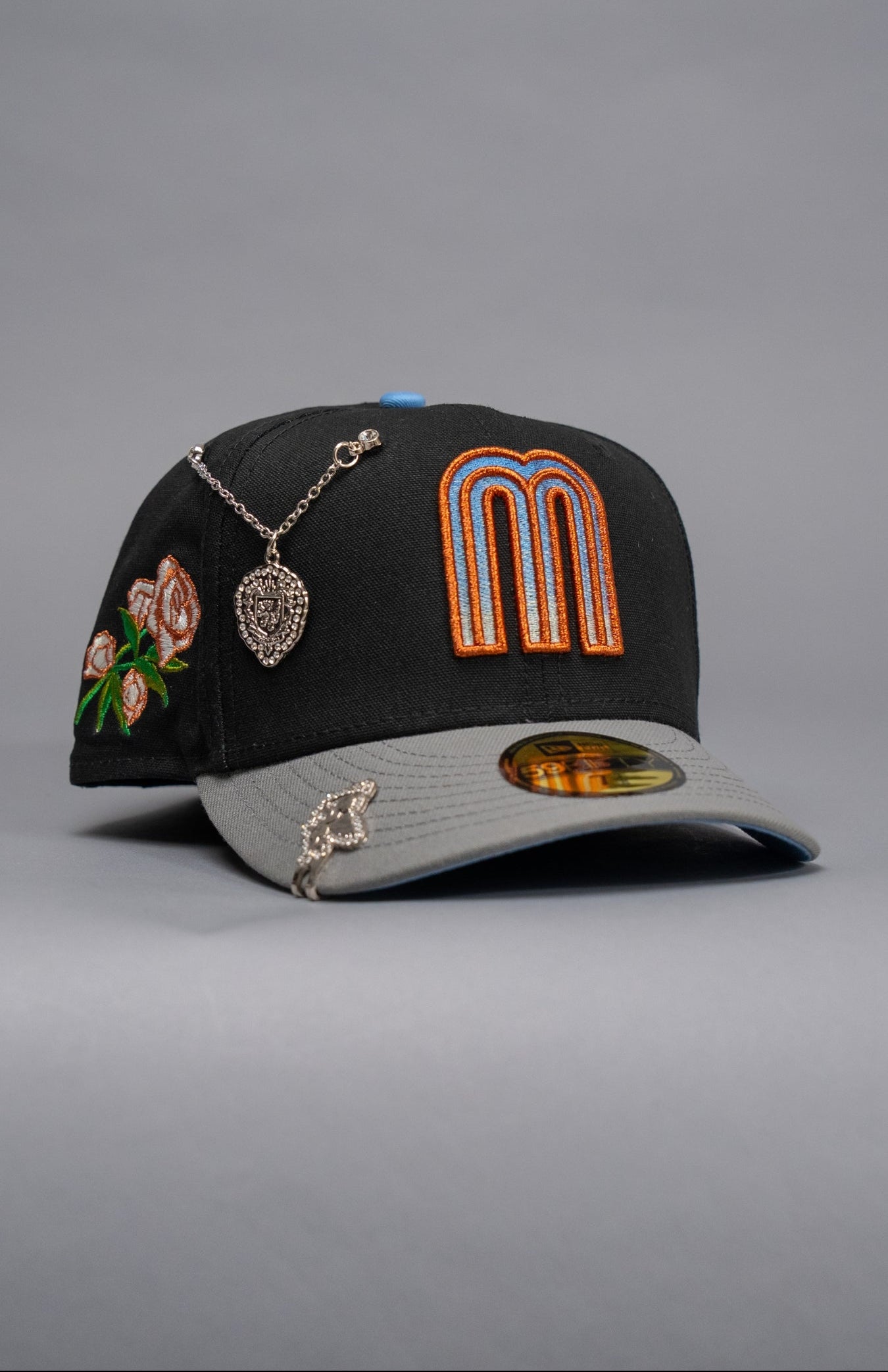 NEW ERA EXCLUSIVE 59FIFTY BLACK/GREY MEXICO 2025 WORLD BASEBALL CLASSIC W/ ROSES SIDE PATCH