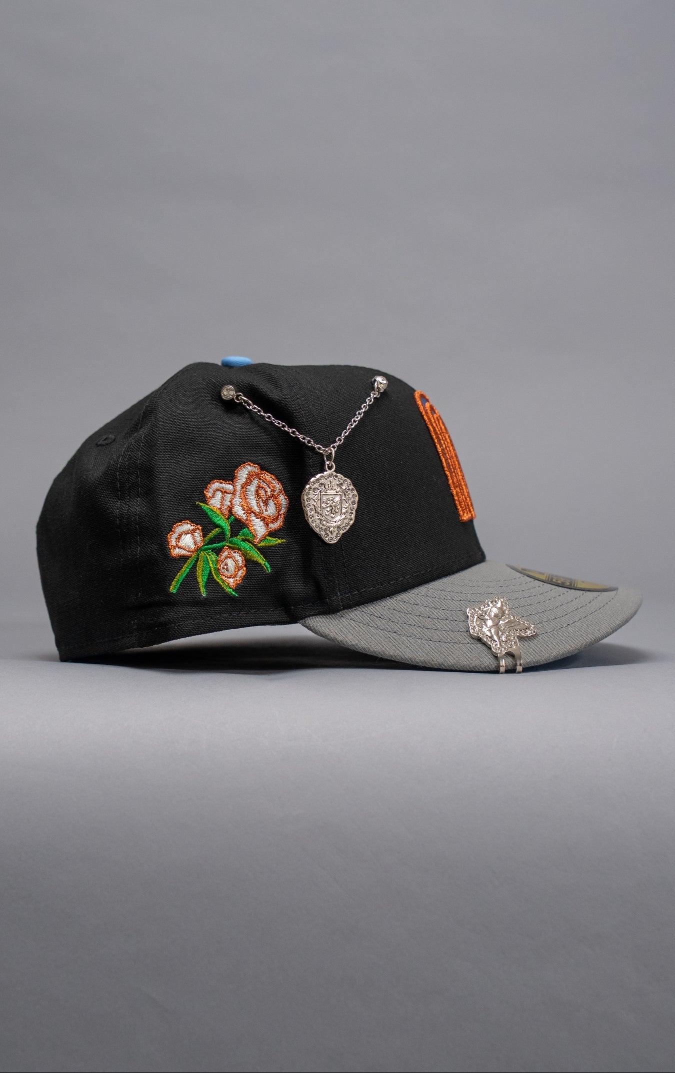 NEW ERA EXCLUSIVE 59FIFTY BLACK/GREY MEXICO 2025 WORLD BASEBALL CLASSIC W/ ROSES SIDE PATCH