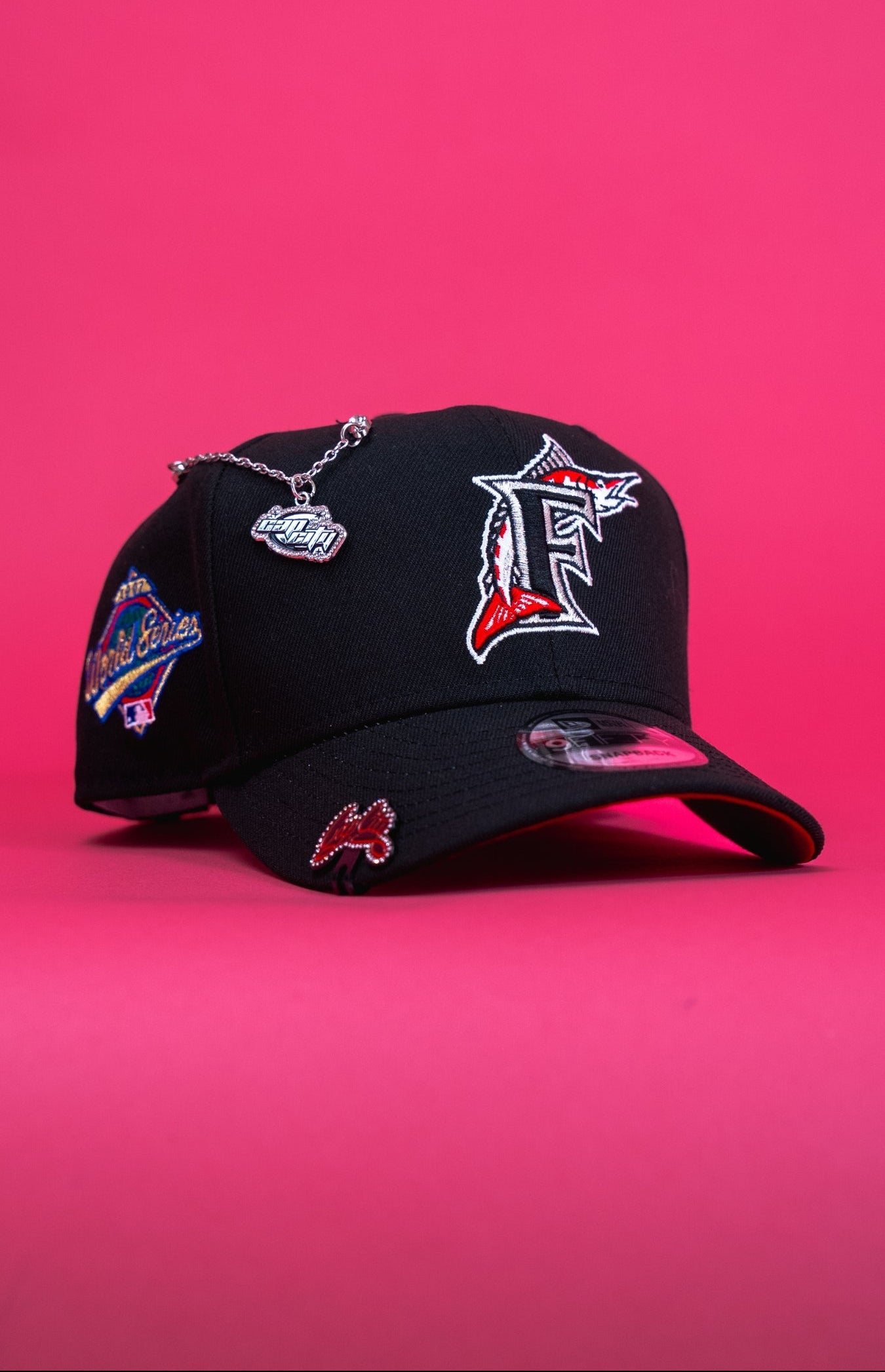 NEW ERA EXCLUSIVE 9FIFTY BLACK MIAMI MARLINS SNAPBACK W/ 1997 WORLD SERIES SIDE PATCH
