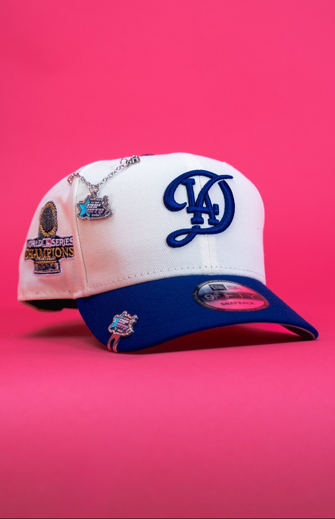 NEW ERA EXCLUSIVE 9FIFTY CHROME/BLUE LOS ANGELES DODGERS SNAPBACK W/ WORLD SERIES CHAMPIONS SIDE PATCH