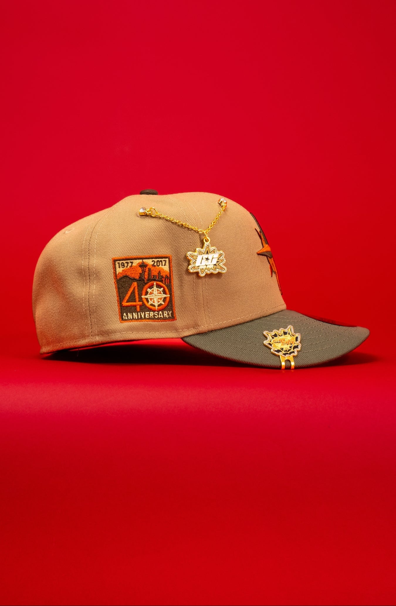 NEW ERA EXCLUSIVE 59FIFTY KHAKI/OLIVE SEATTLE MARINERS W/ 40TH ANNIVERSARY SIDE PATCH