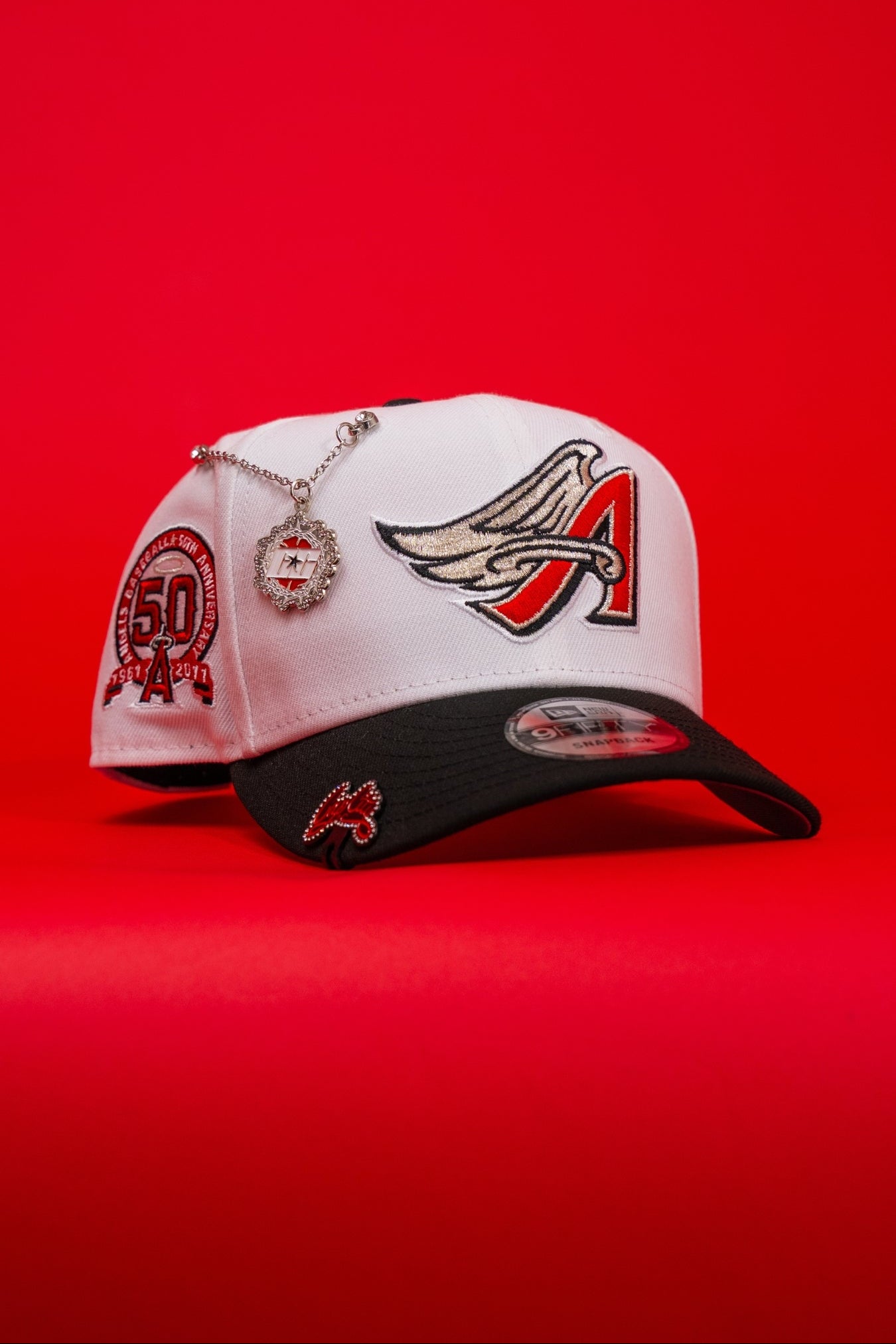 NEW ERA EXCLUSIVE 9FIFTY PEARL WHITE ANAHEIM ANGELS SNAPBACK W/ 50TH ANNIVERSARY SIDE PATCH