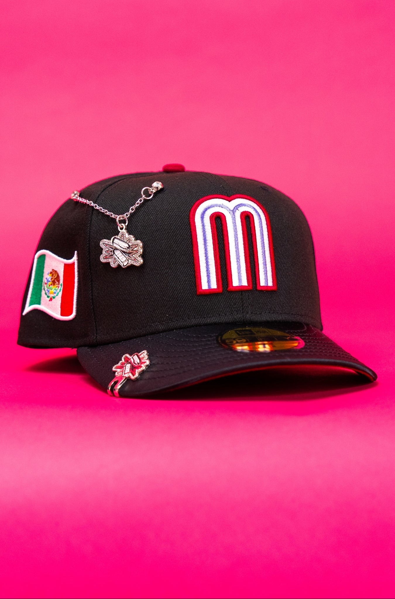 NEW ERA EXCLUSIVE 59FIFTY BLACK/SATIN 2025 WBC MEXICO W/ MEXICO FLAG SIDE PATCH