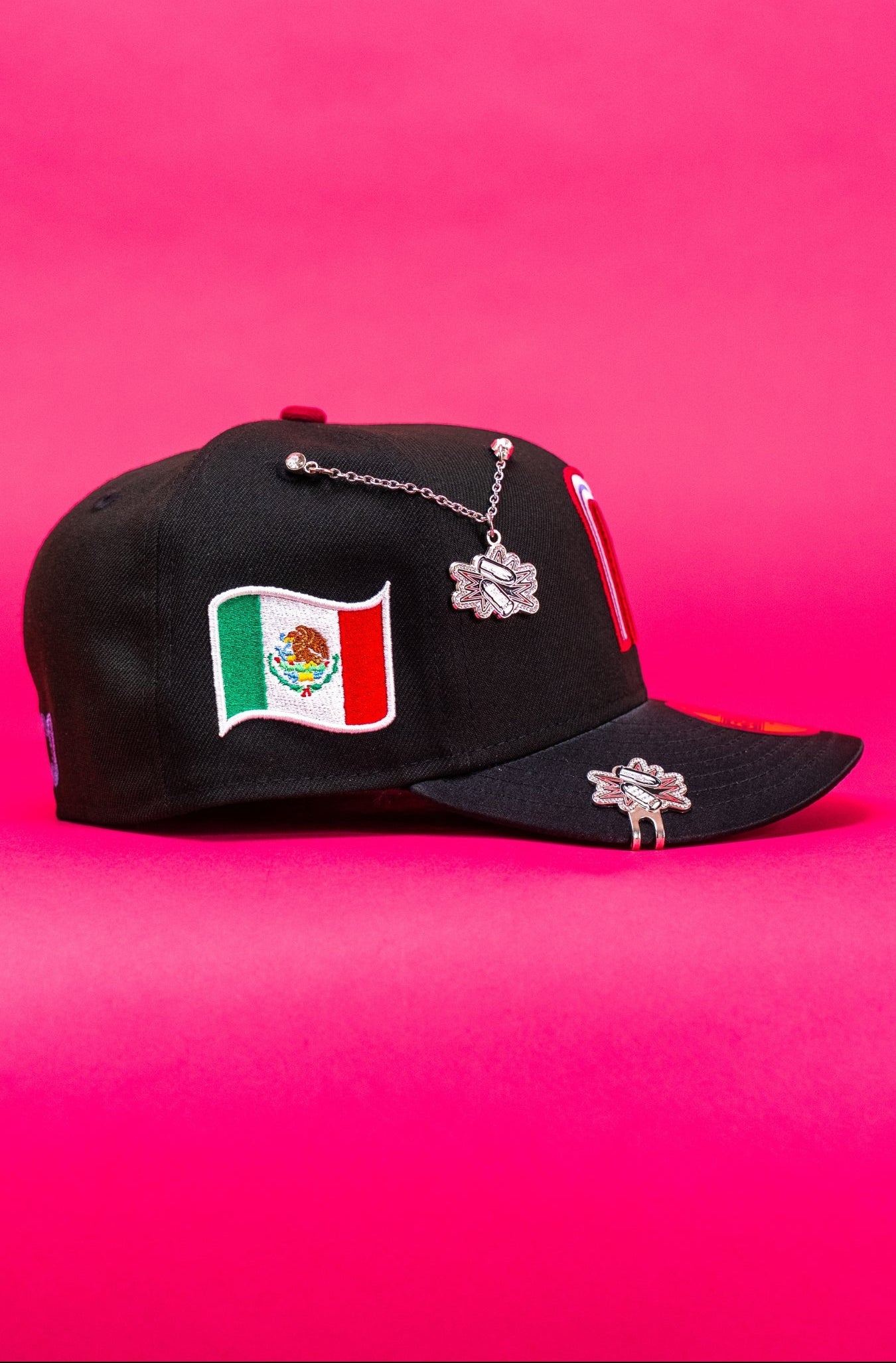 NEW ERA EXCLUSIVE 59FIFTY BLACK/SATIN 2025 WBC MEXICO W/ MEXICO FLAG SIDE PATCH