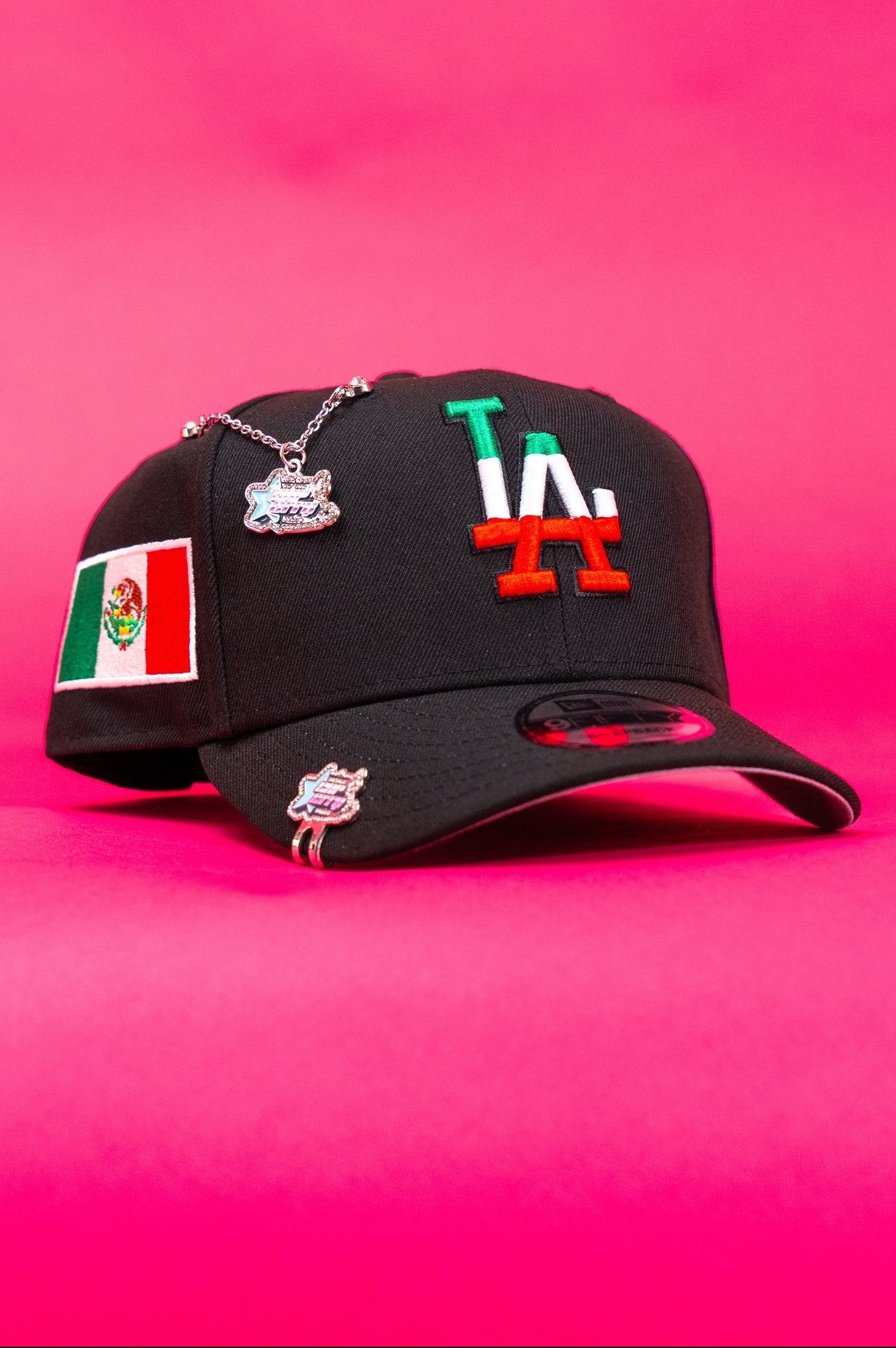 NEW ERA EXCLUSIVE 9FIFTY BLACK LOS ANGELES DODGERS SNAPBACK W/ MEXICO FLAG SIDE PATCH