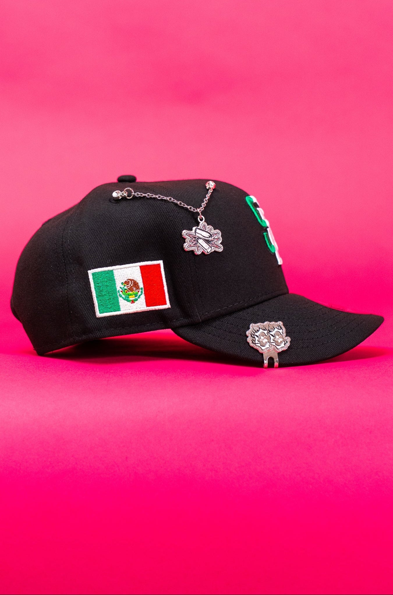 NEW ERA EXCLUSIVE 9FIFTY BLACK SAN DIEGO PADRES SNAPBACK W/ MEXICO FLAG SIDE PATCH