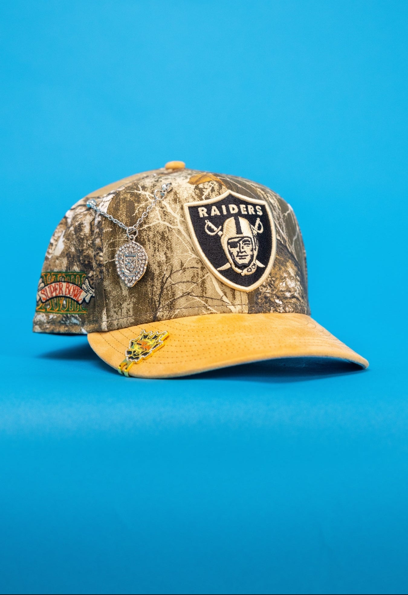 NEW ERA EXCLUSIVE 59FIFTY REALTREE LAS VEGAS RAIDERS W/ SUPER BOWL SIDE PATCH