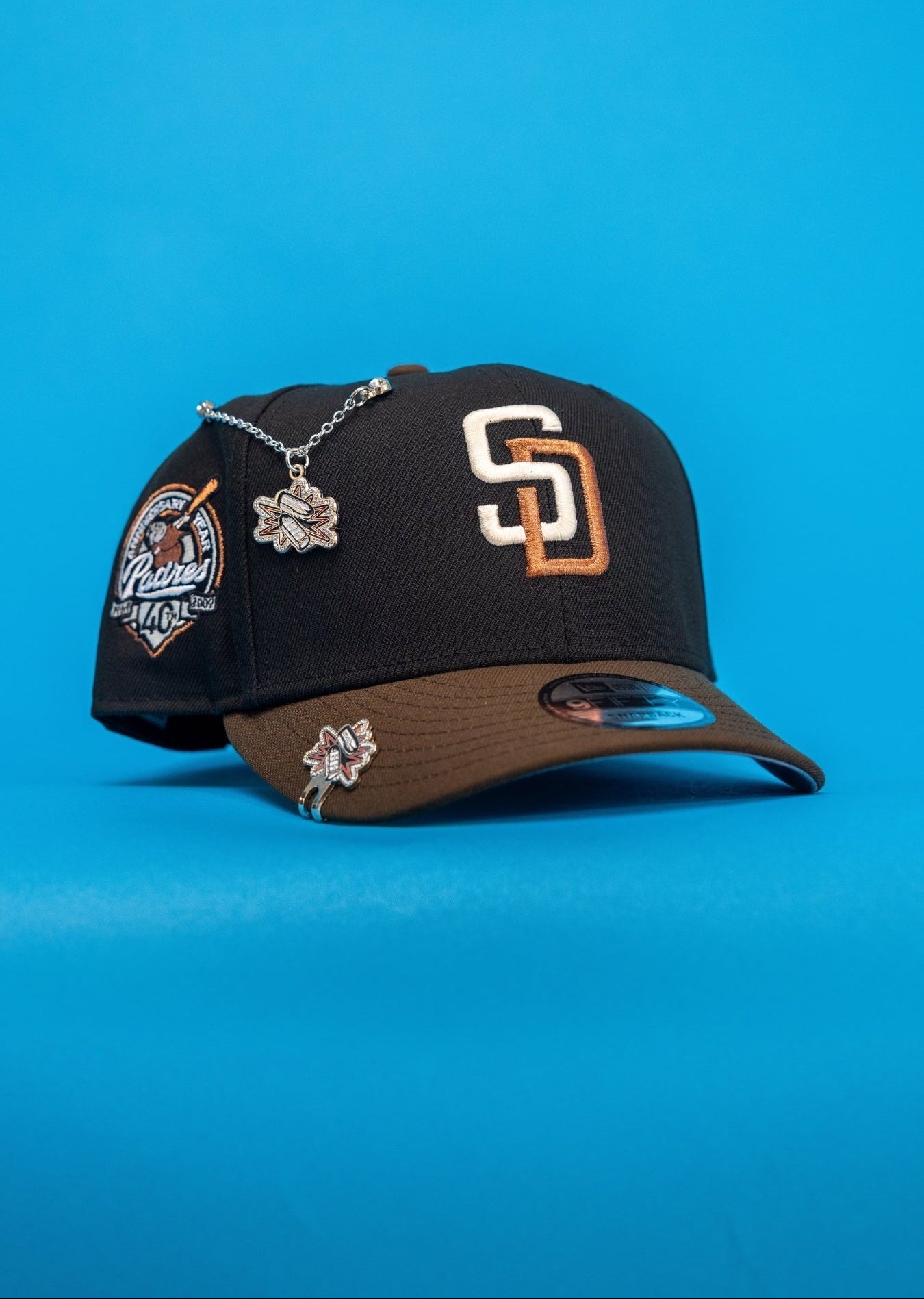 NEW ERA EXCLUSIVE 9FIFTY BLACK/BROWN SAN DIEGO PADRES SNAPBACK W/ 40TH ANNIVERSARY SIDE PATCH