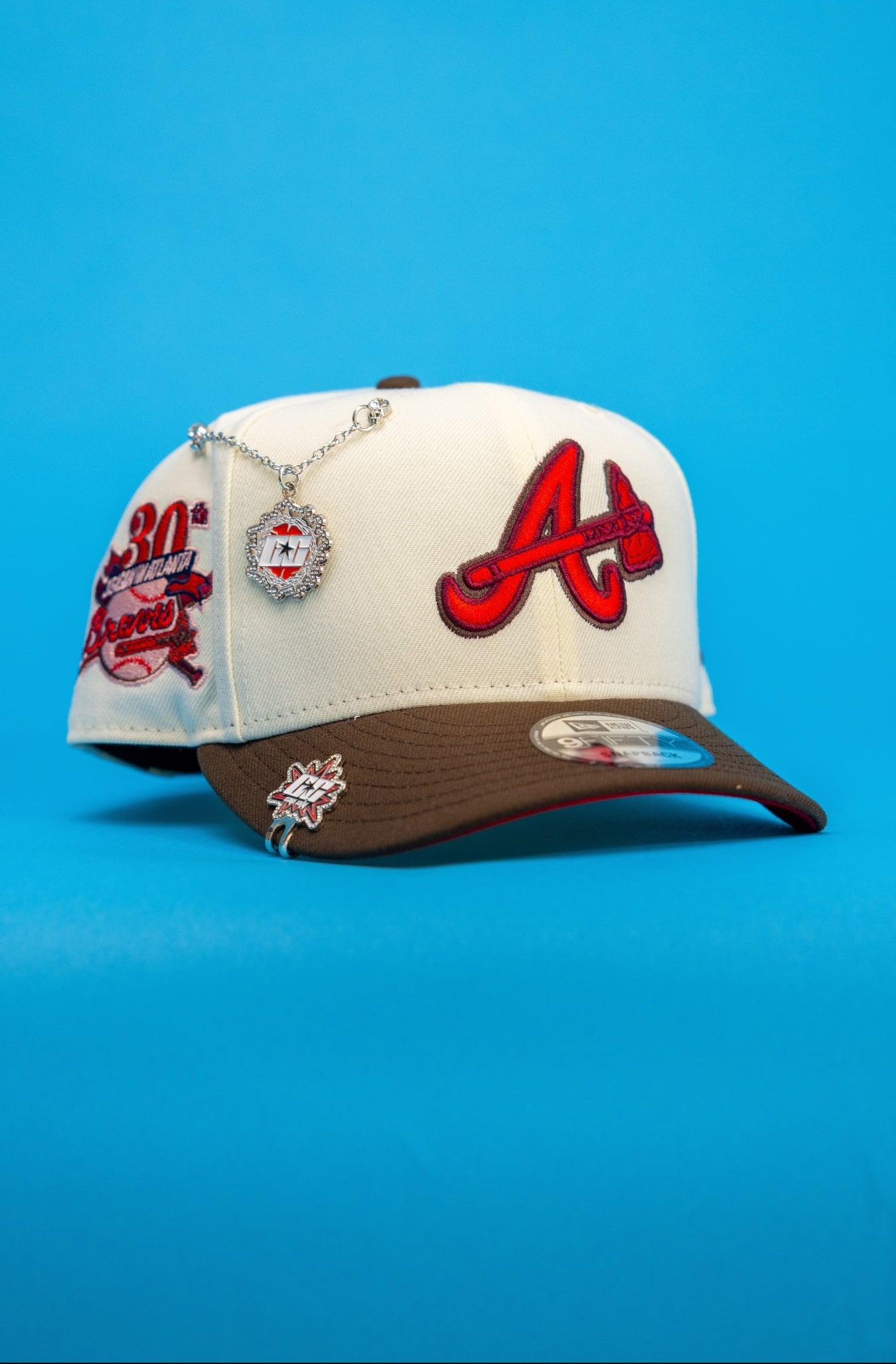 NEW ERA EXCLUSIVE 9FIFTY CHROME/BROWN ATLANTA BRAVES SNAPBACK W/ 30TH ANNIVERSARY SIDE PATCH