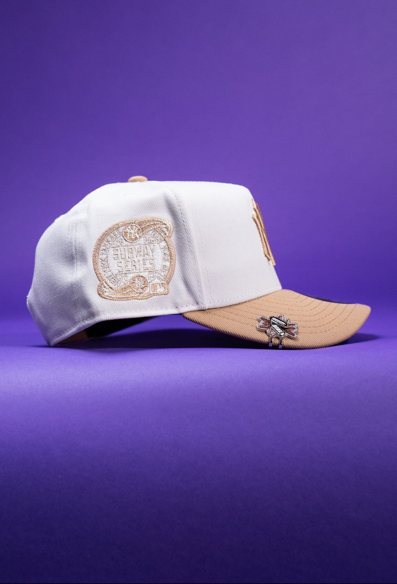 NEW ERA 9FIFTY A-FRAME PEARL WHITE NEW YORK YANKEES SNAPBACK W/ SUBWAY SERIES SIDE PATCH