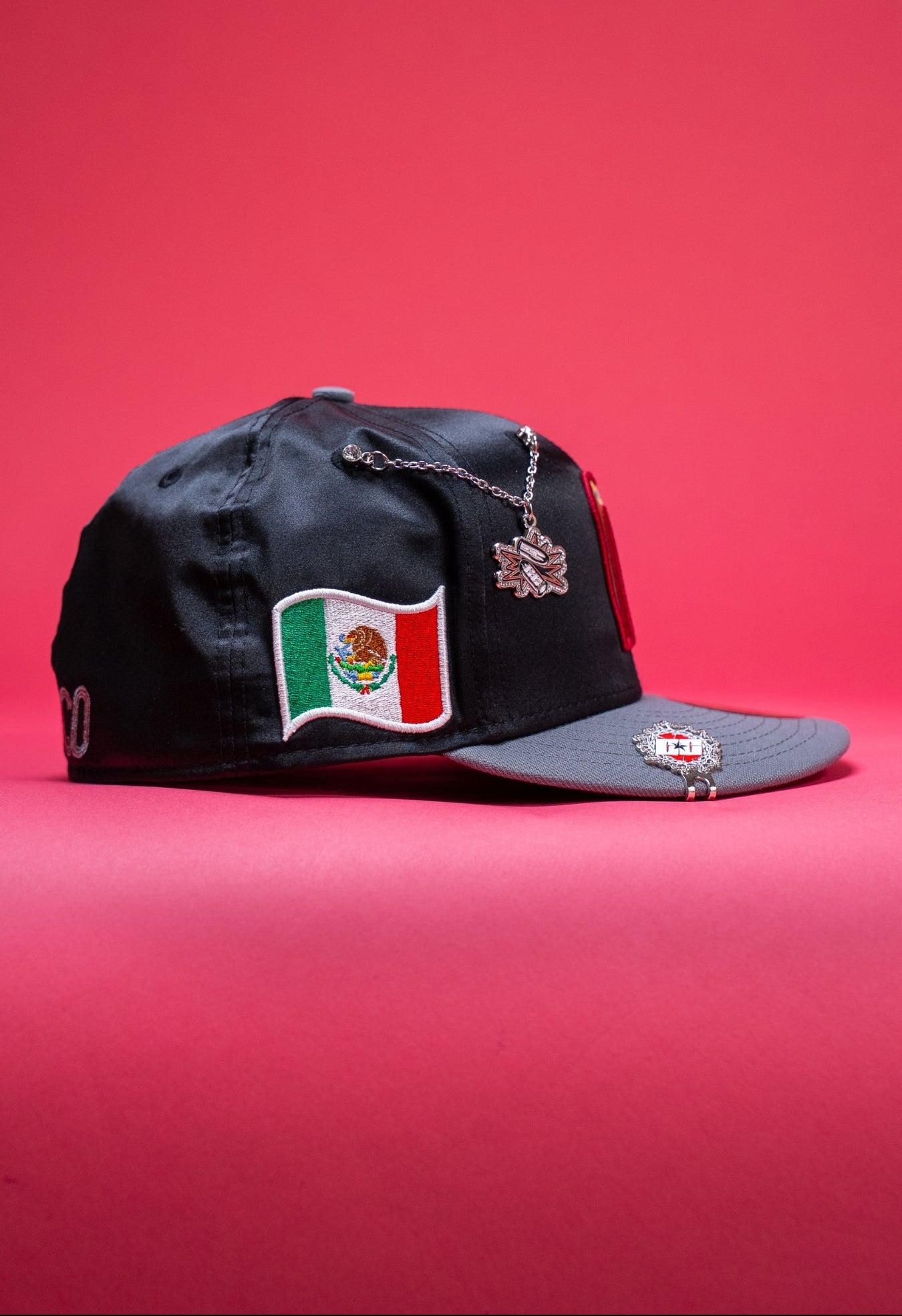 NEW ERA EXCLUSIVE 59FIFTY SATIN/GREY 2025 WBC MEXICO W/ MEXICO FLAG SIDE PATCH