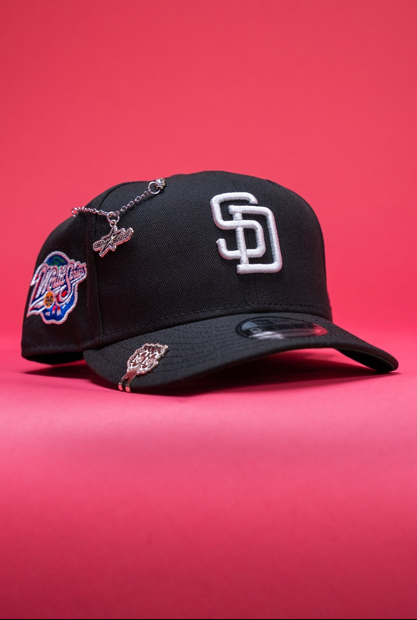 NEW ERA EXCLUSIVE 9FIFTY BLACK SAN DIEGO PADRES SNAPBACK W/ WORLD SERIES SIDE PATCH