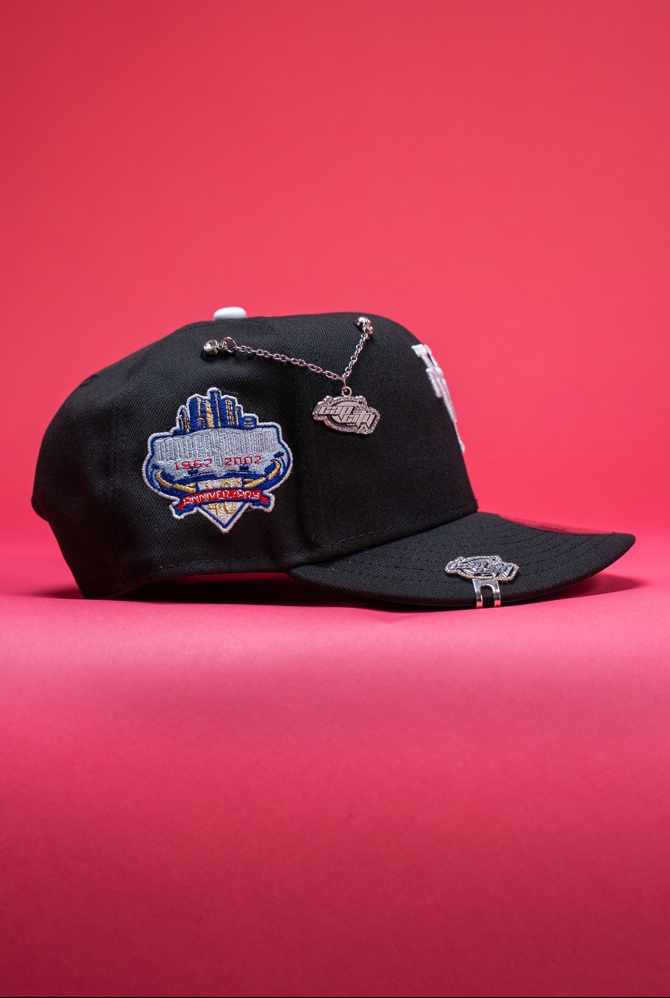 NEW ERA EXCLUSIVE 9FIFTY BLACK UPSIDE DOWN LOS ANGELES DODGERS SNAPBACK W/ 40TH ANNIVERSARY SIDE PATCH