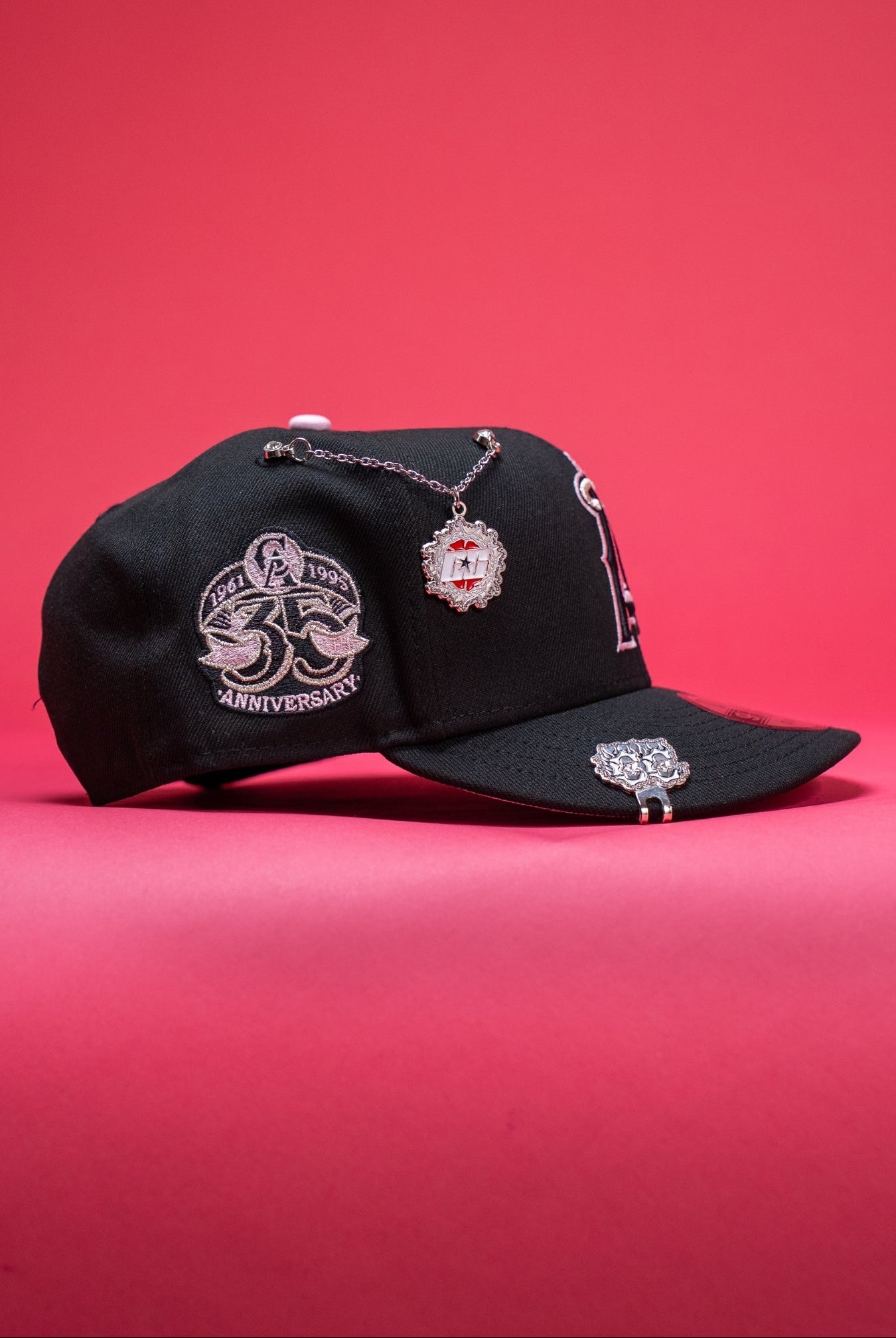 CHALLENGER EMBROIDERED ANGELS キャップ　BLACK ANAHEIM ANGELS