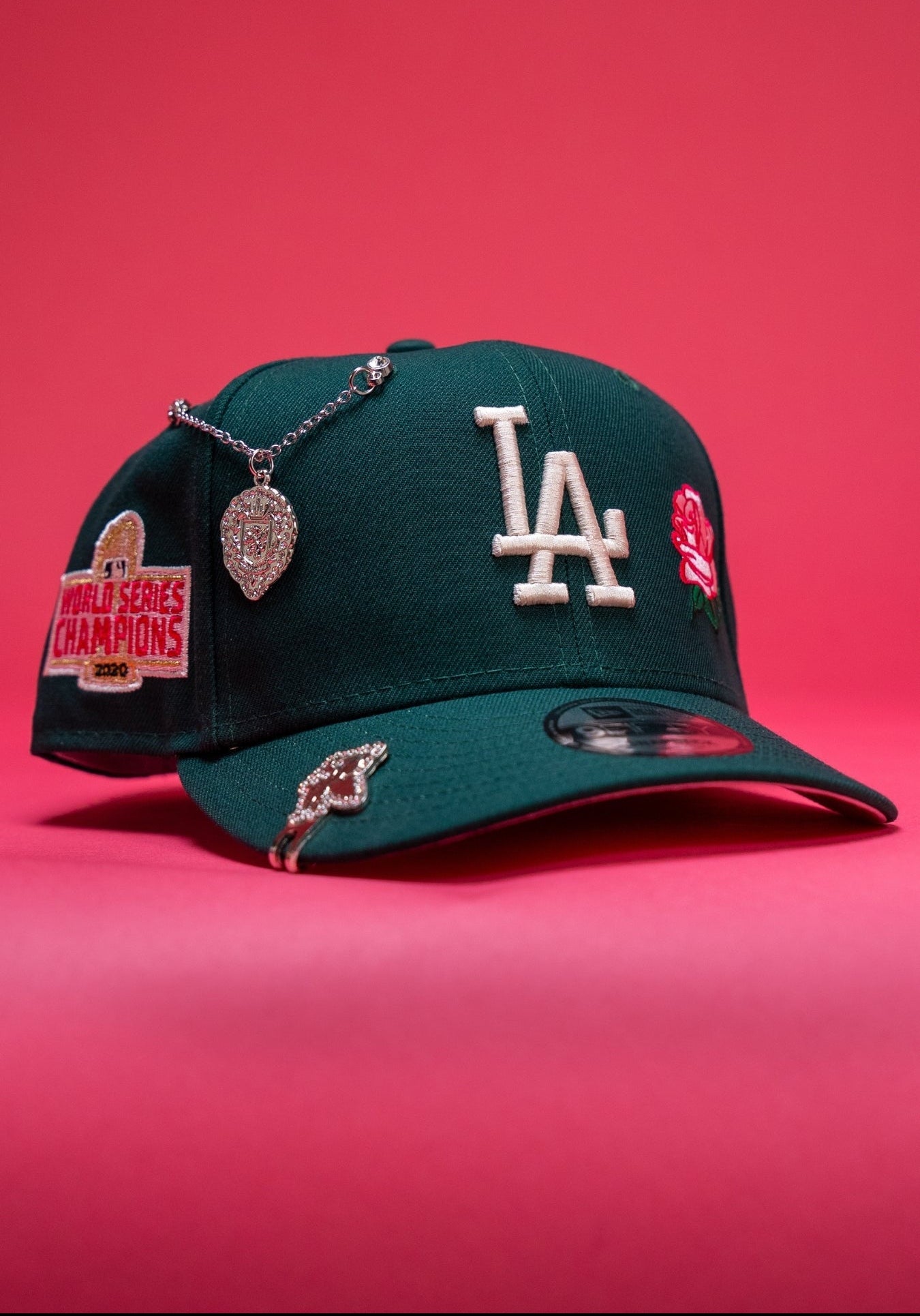 NEW ERA EXCLUSIVE 9FIFTY FOREST GREEN LOS ANGELES DODGERS SNAPBACK W/ ROSE + WORLD SERIES CHAMPIONS SIDE PATCH