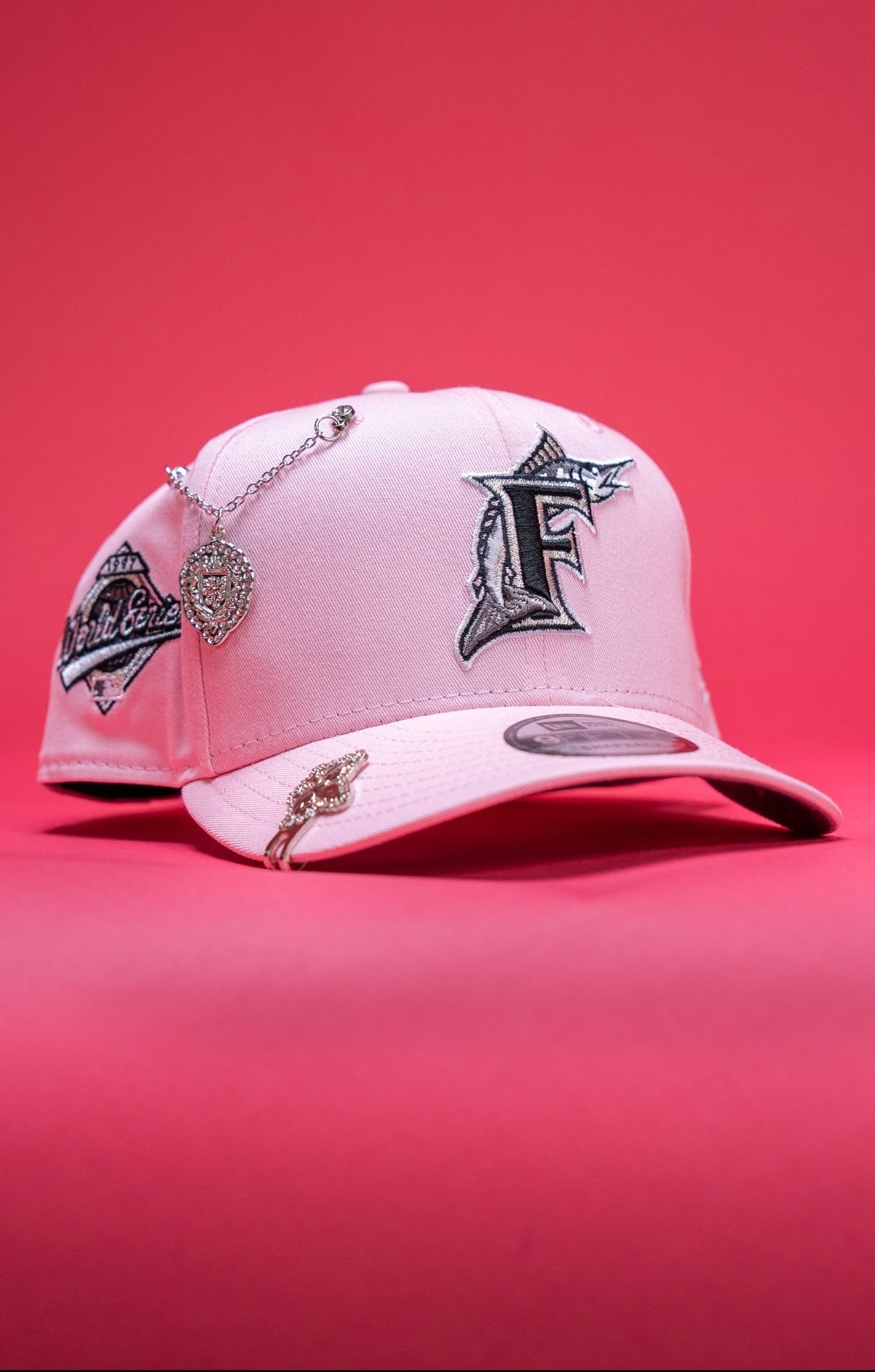 NEW ERA EXCLUSIVE 9FIFTY PINK MIAMI MARLINS SNAPBACK W/ 1997 WORLD SERIES SIDE PATCH