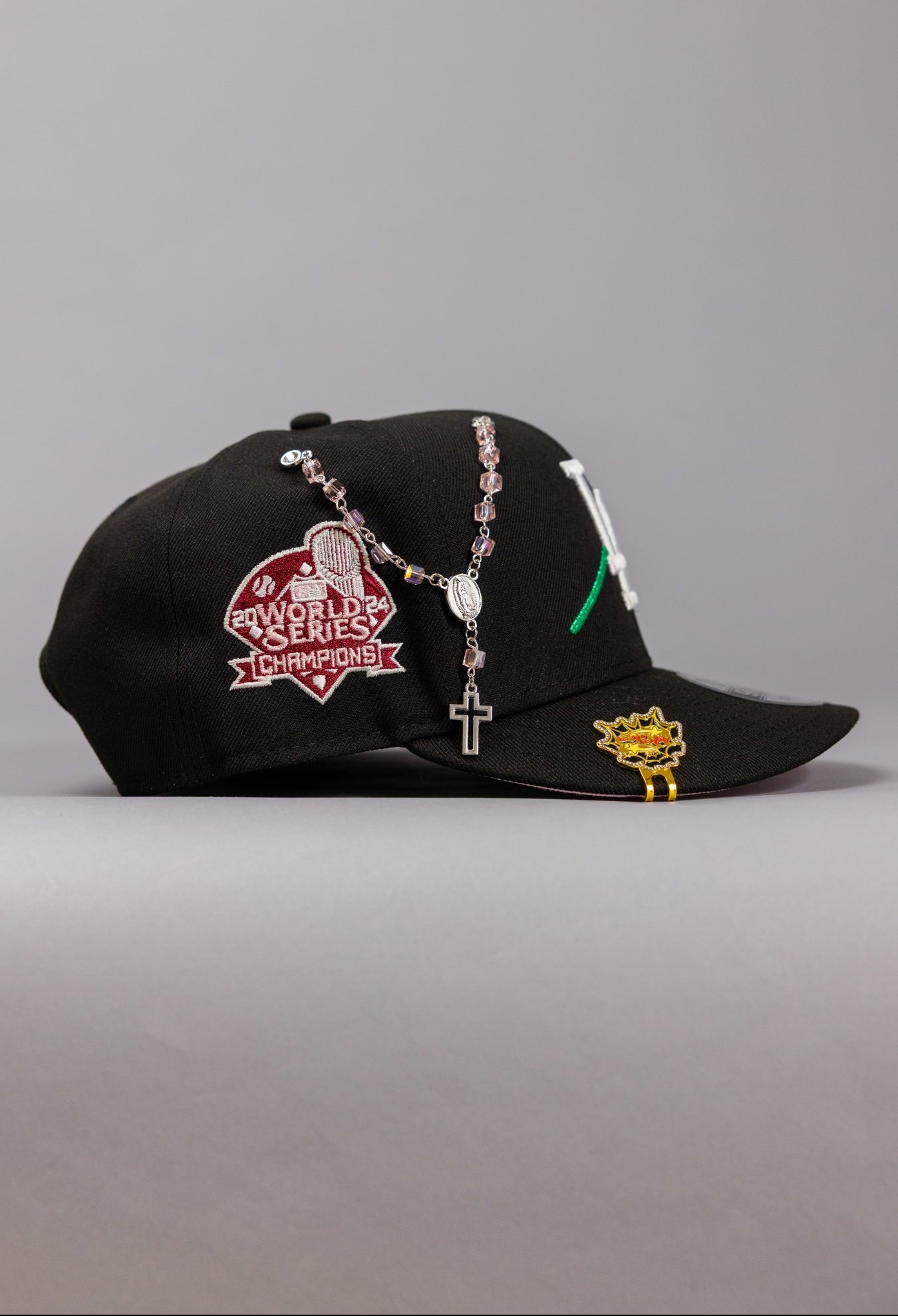 NEW ERA EXCLUSIVE 9FIFTY BLACK LOS ANGELES DODGERS SNAPBACK W/ ROSE + WORLD SERIES CHAMPIONS SIDE PATCH