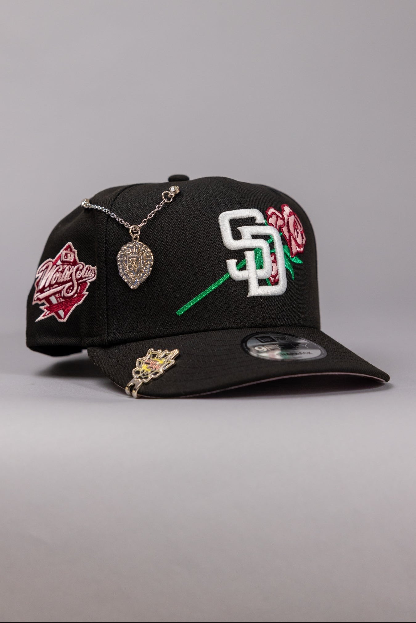 NEW ERA EXCLUSIVE 9FIFTY BLACK SAN DIEGO PADRES SNAPBACK W/ ROSE + WORLD SERIES SIDE PATCH