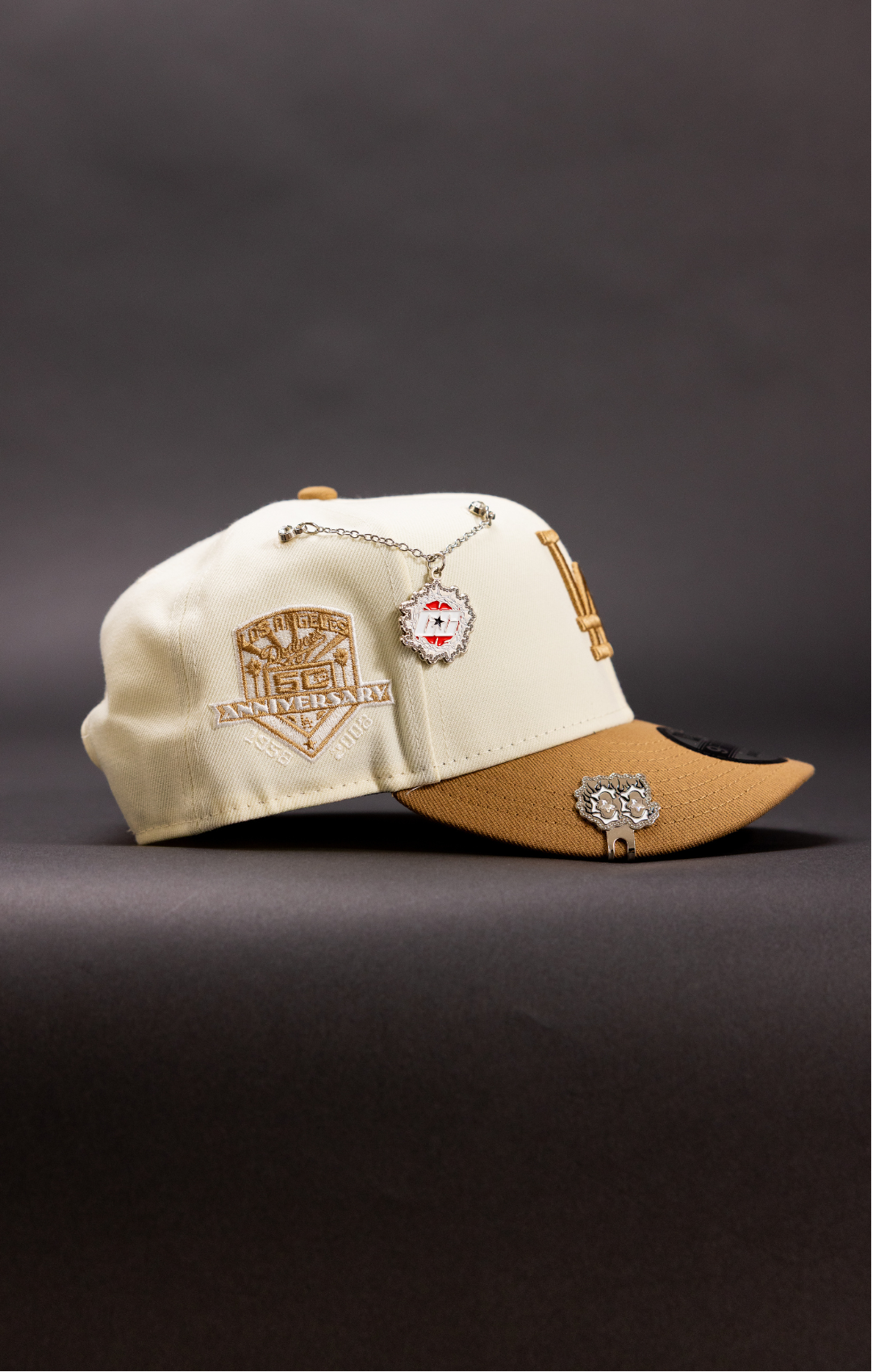 NEW ERA EXCLUSIVE 9FIFTY CHROME/LIGHT KHAKI LOS ANGELES DODGERS SNAPBACK W/ 50TH ANNIVERSARY SIDE PATCH