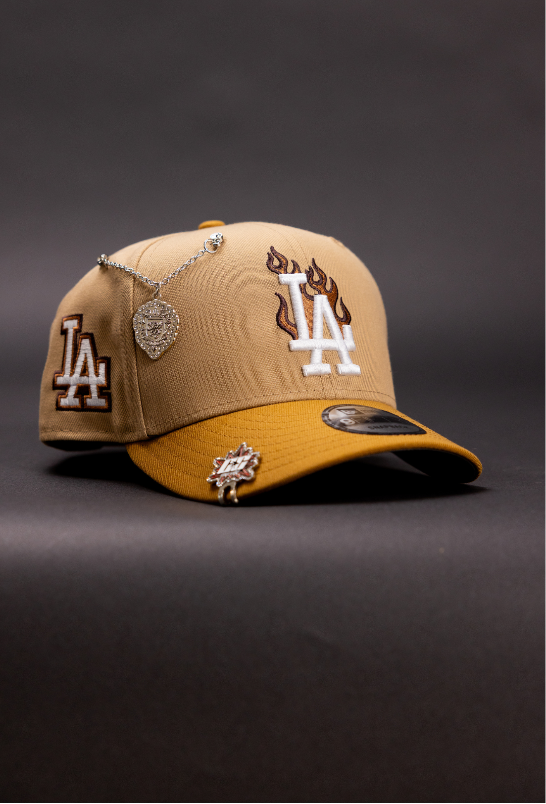 NEW ERA EXCLUSIVE 9FIFTY KHAKI LOS ANGELES DODGERS SNAPBACK W/ FLAME LOGO + LA SIDE PATCH