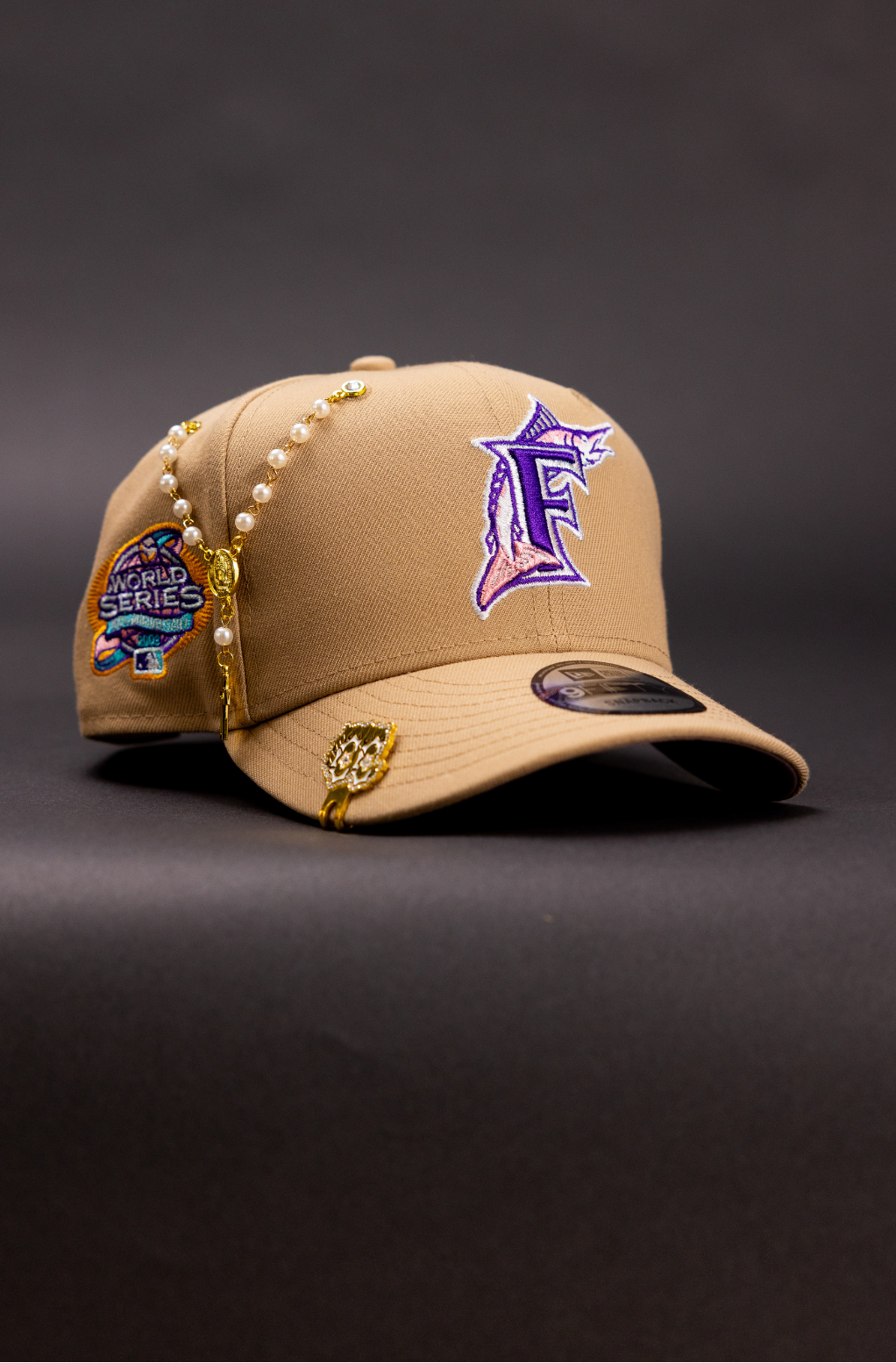 NEW ERA EXCLUSIVE 9FIFTY LIGHT KHAKI FLORIDA MARLINS SNAPBACK W/ WORLD SERIES SIDE PATCH