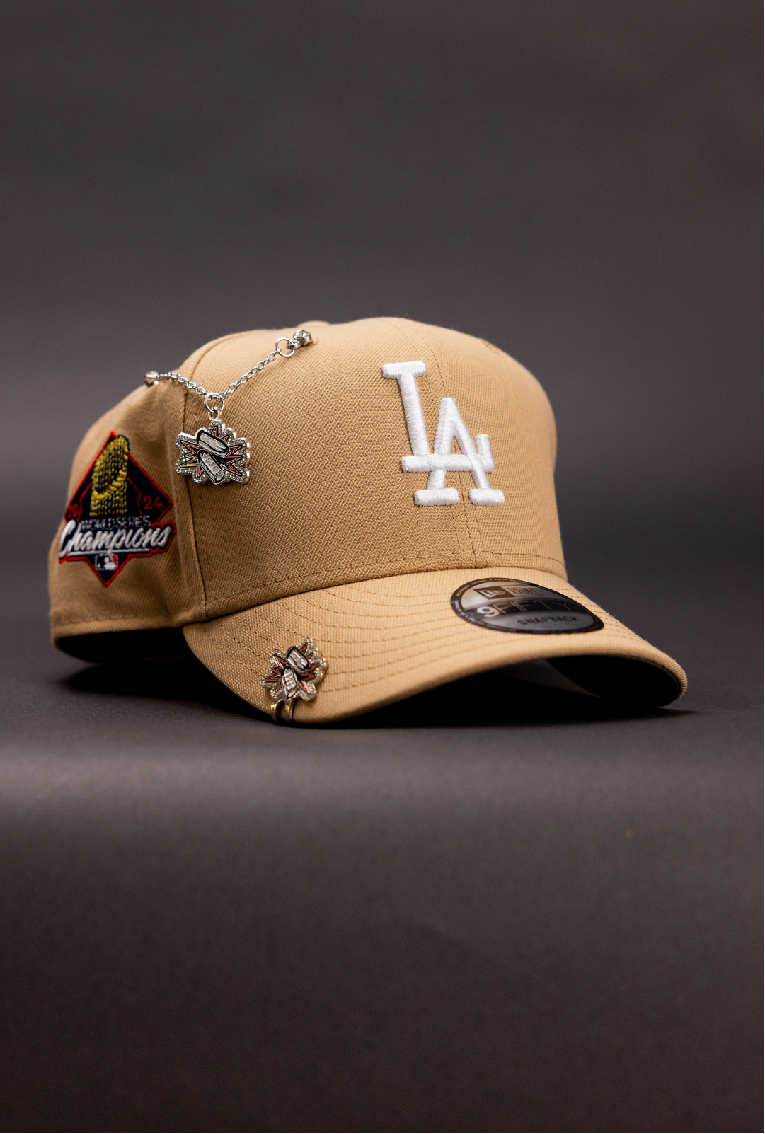 NEW ERA EXCLUSIVE 9FIFTY LIGHT KHAKI LOS ANGELES DODGERS SNAPBACK W/ 2024 WORLD SERIES CHAMPIONS SIDE PATCH