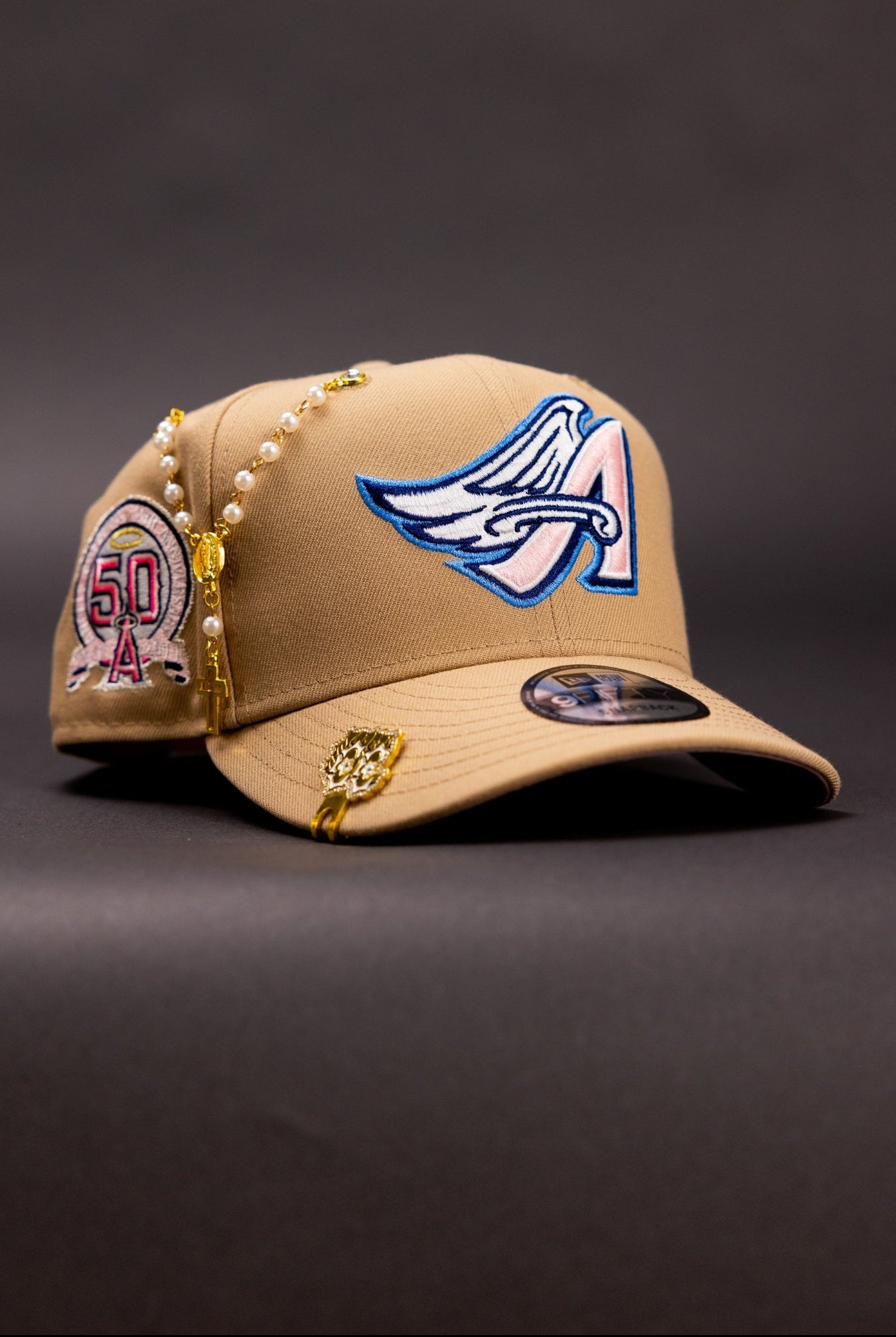 NEW ERA EXCLUSIVE 9FIFTY LIGHT KHAKI ANAHEIM ANGELS SNAPBACK W/ 50TH ANNIVERSARY SIDE PATCH